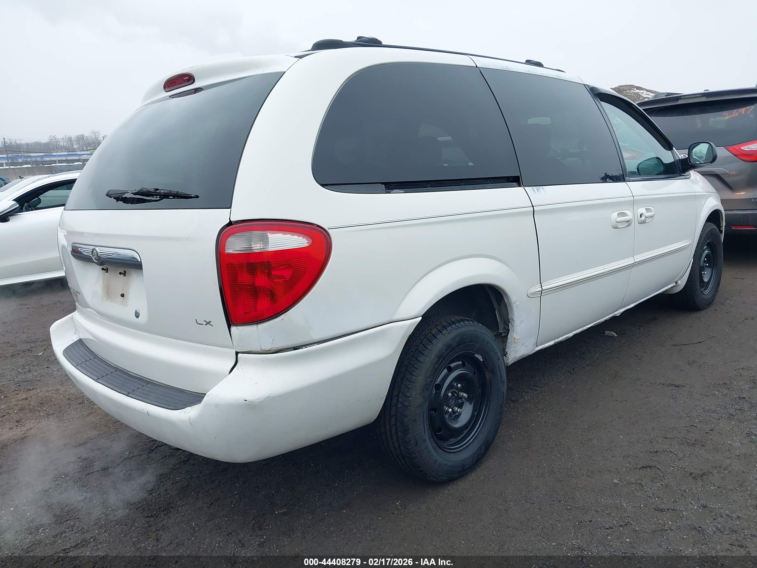 CHRYSLER TOWN image 4