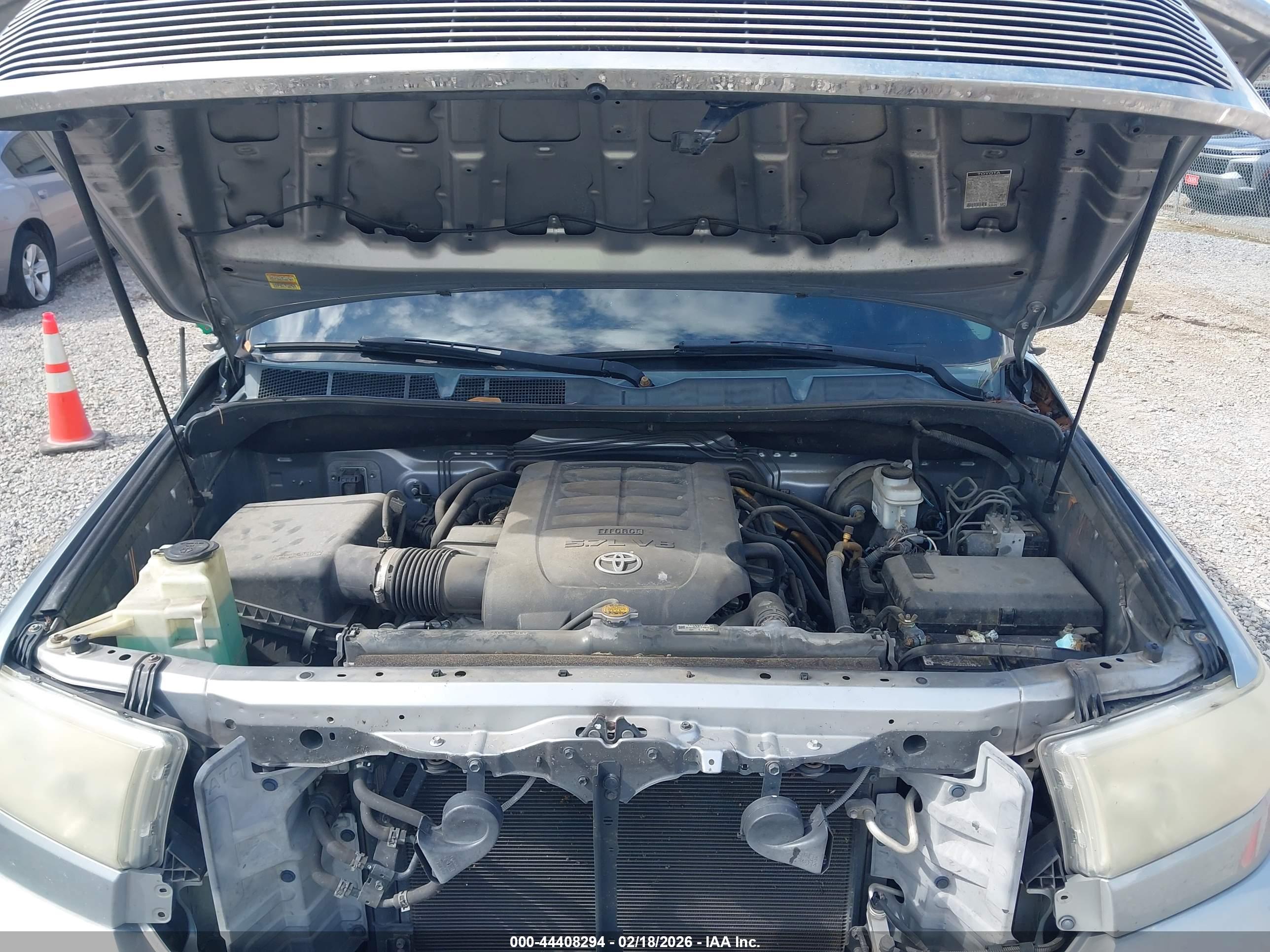 TOYOTA TUNDRA image 10