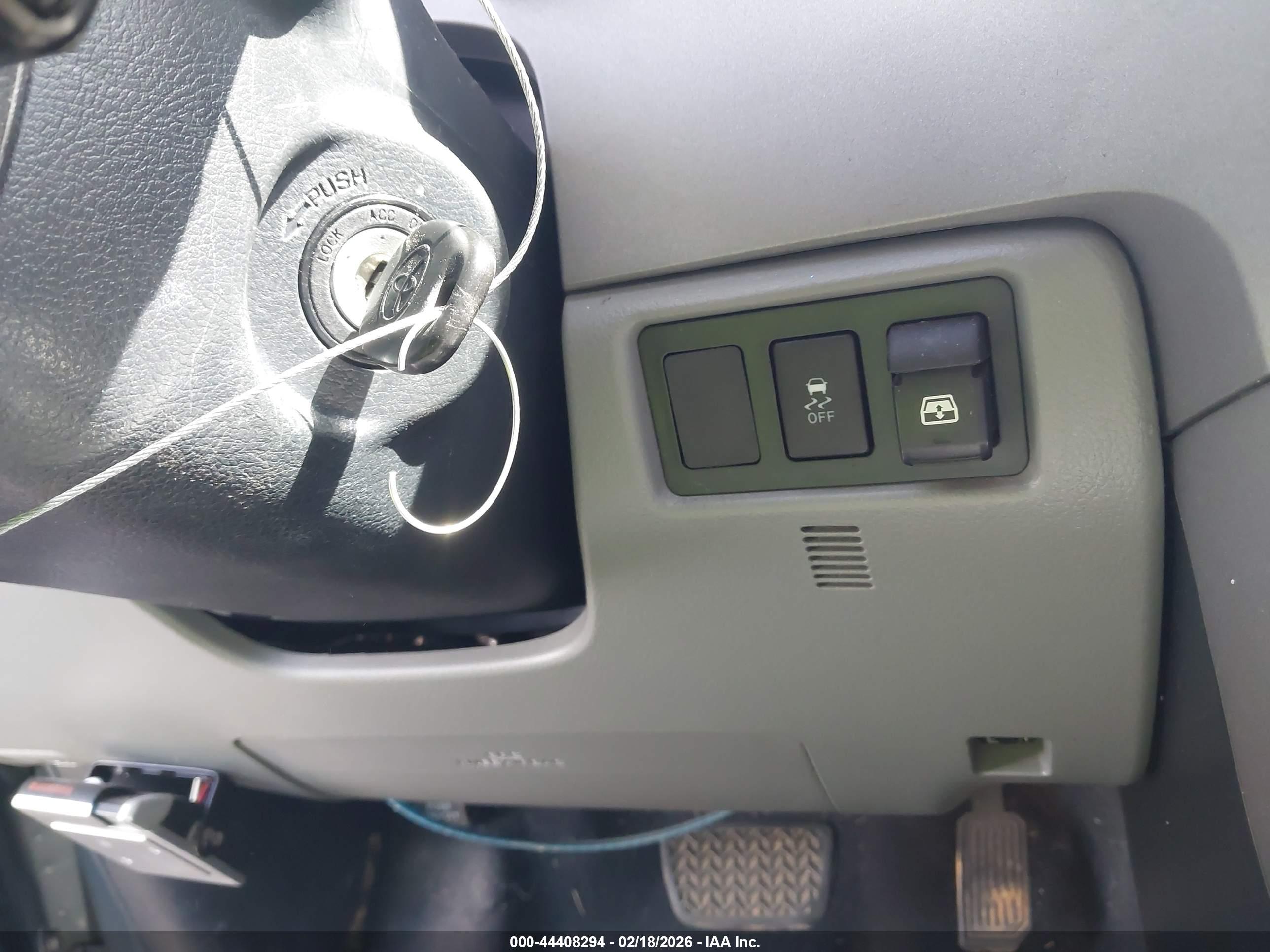 TOYOTA TUNDRA image 11