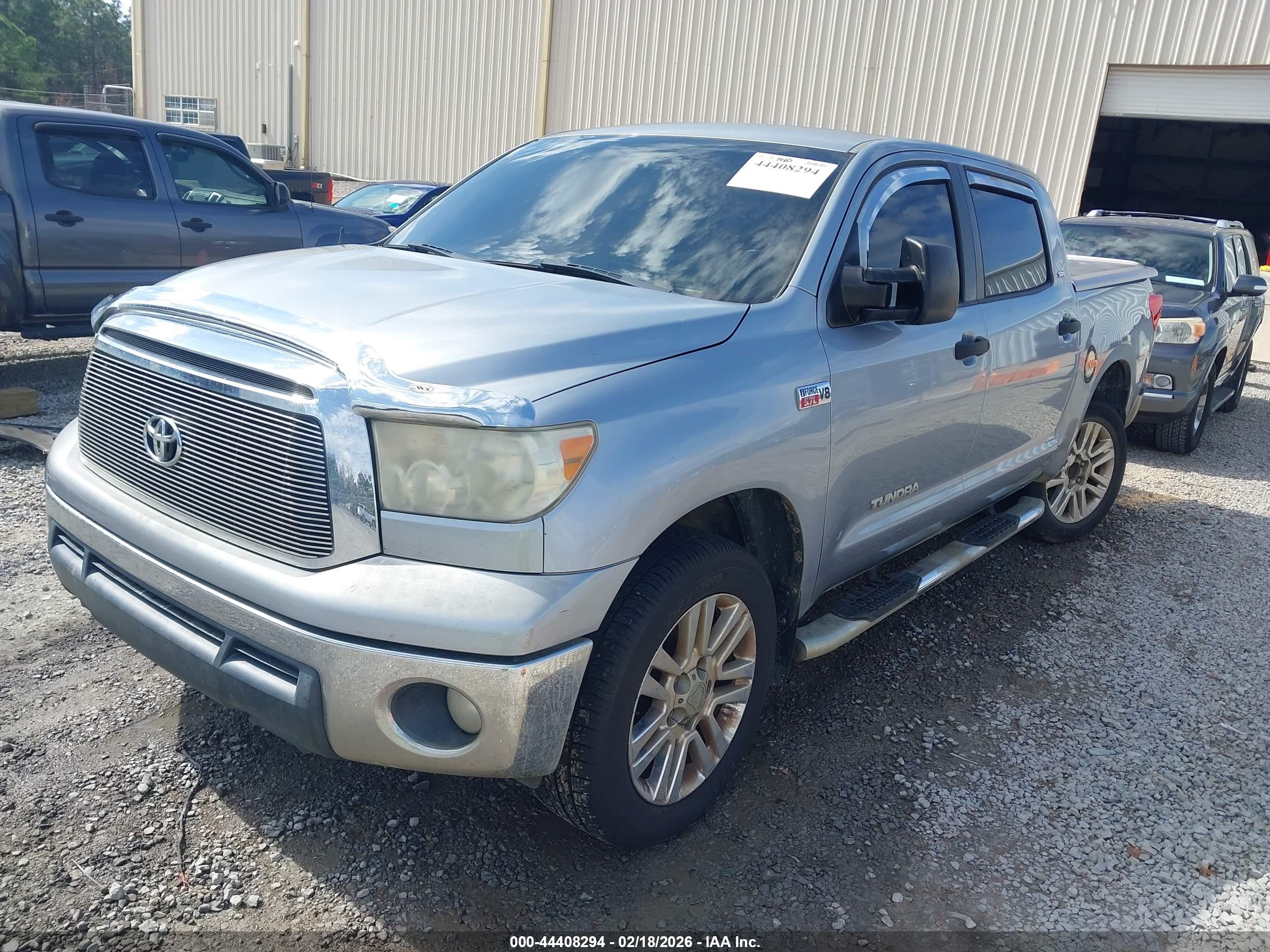 TOYOTA TUNDRA image 2