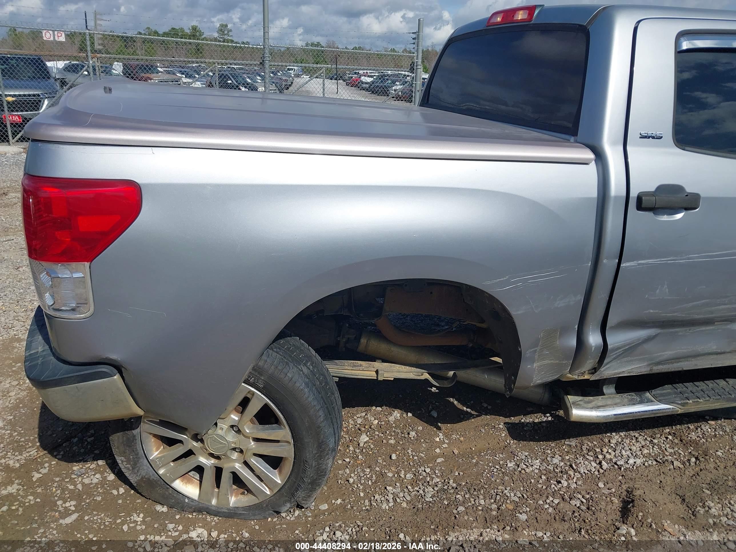 TOYOTA TUNDRA image 6