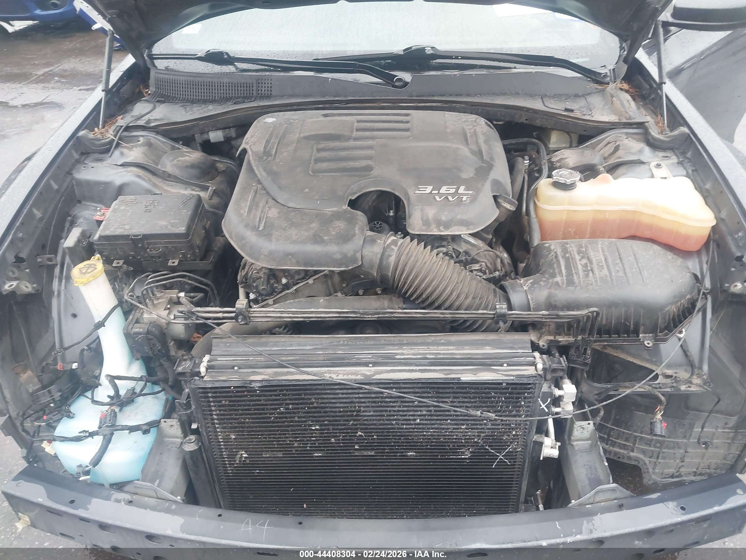 CHRYSLER 300 image 10