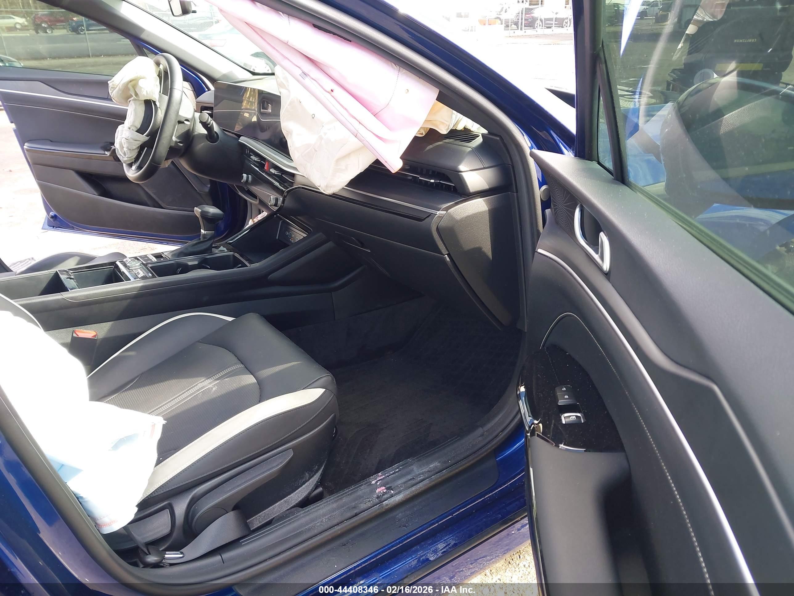 KIA K5 image 5