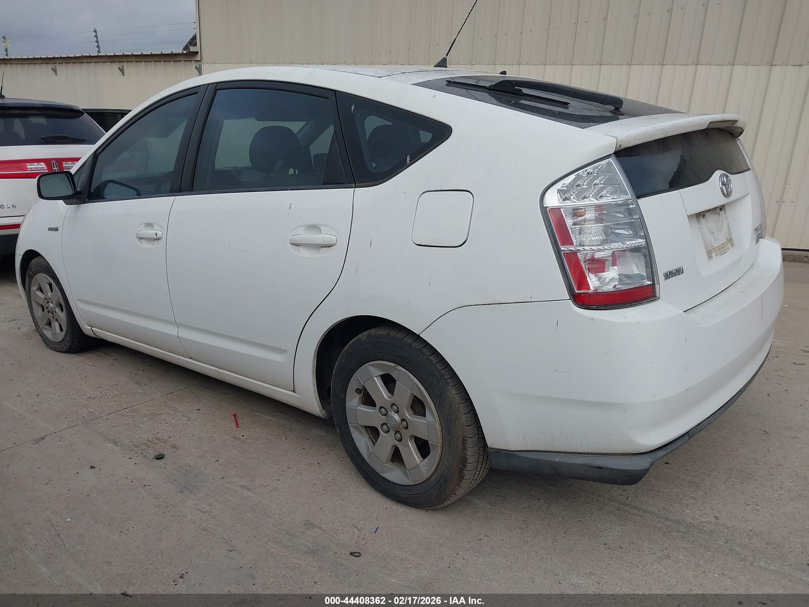 TOYOTA PRIUS image 3