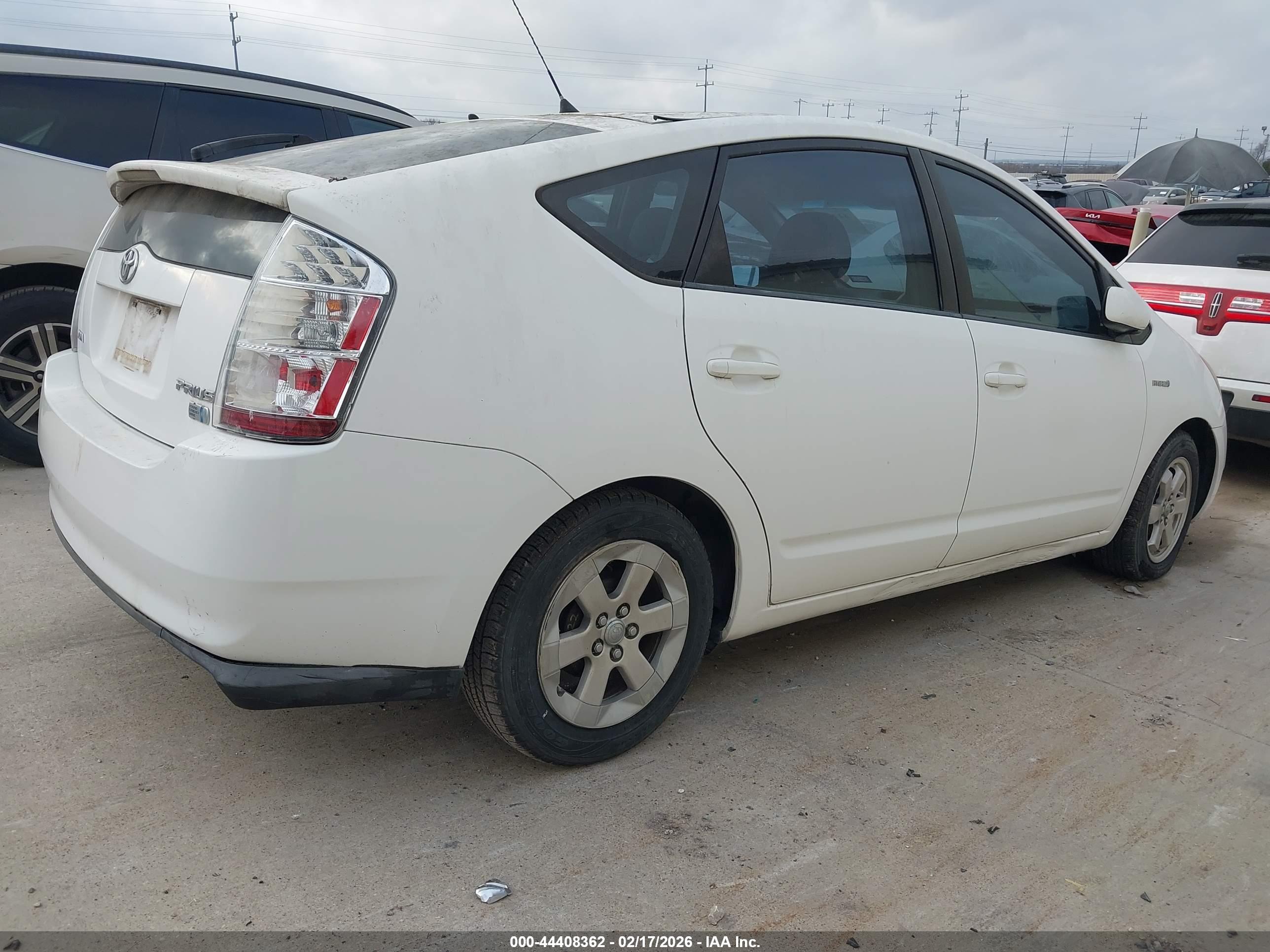 TOYOTA PRIUS image 4