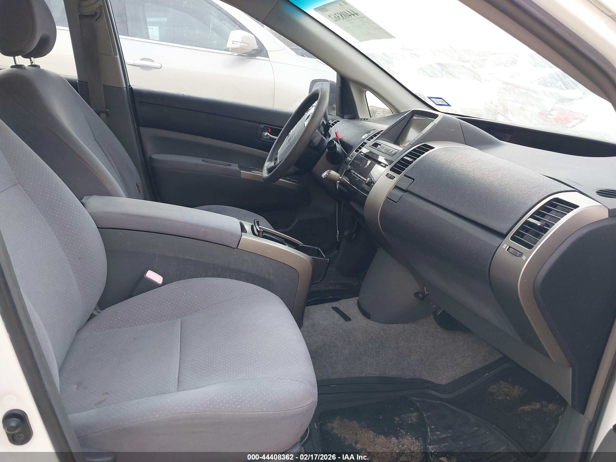 TOYOTA PRIUS image 5
