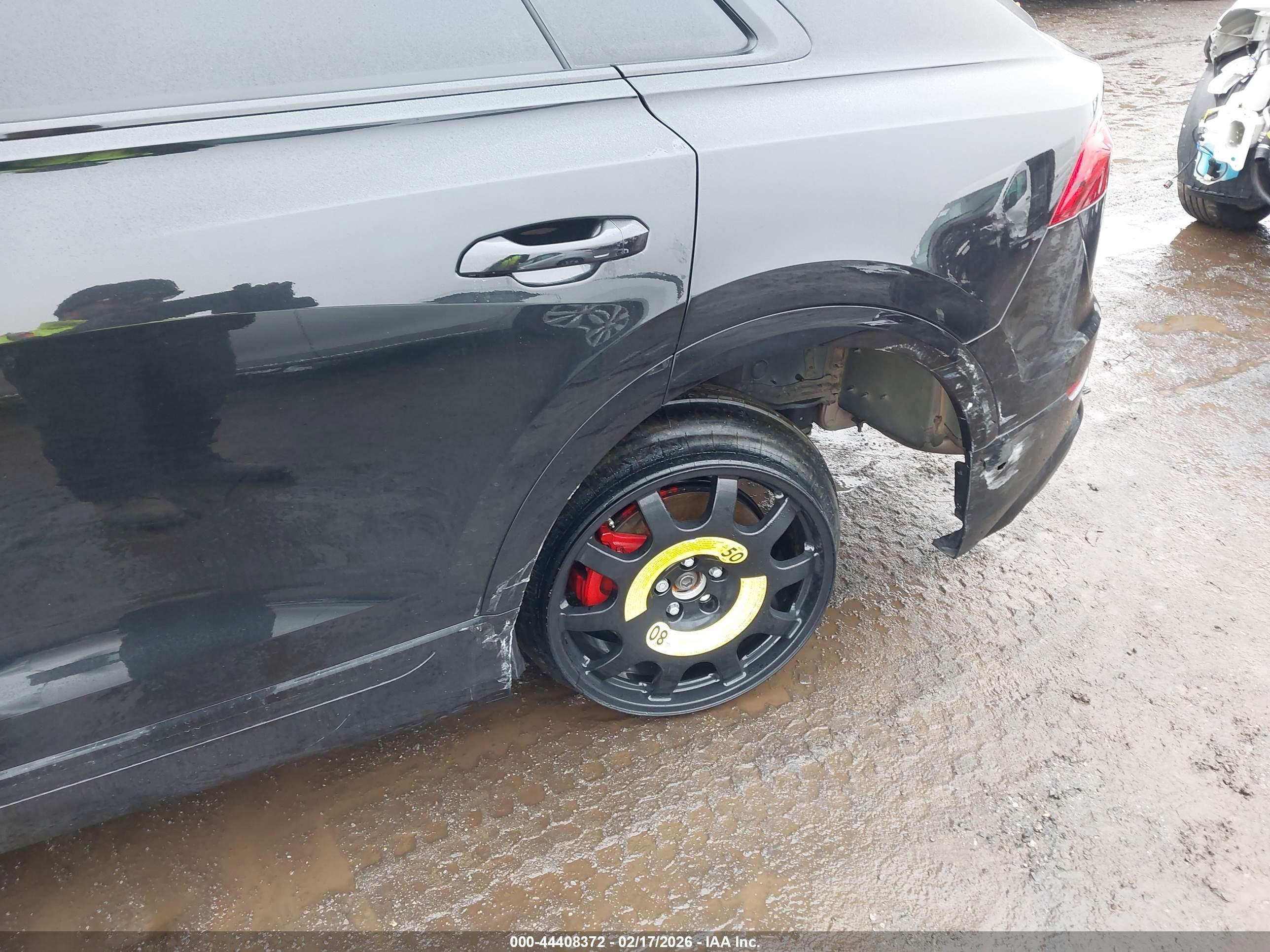 AUDI Q8 image 6