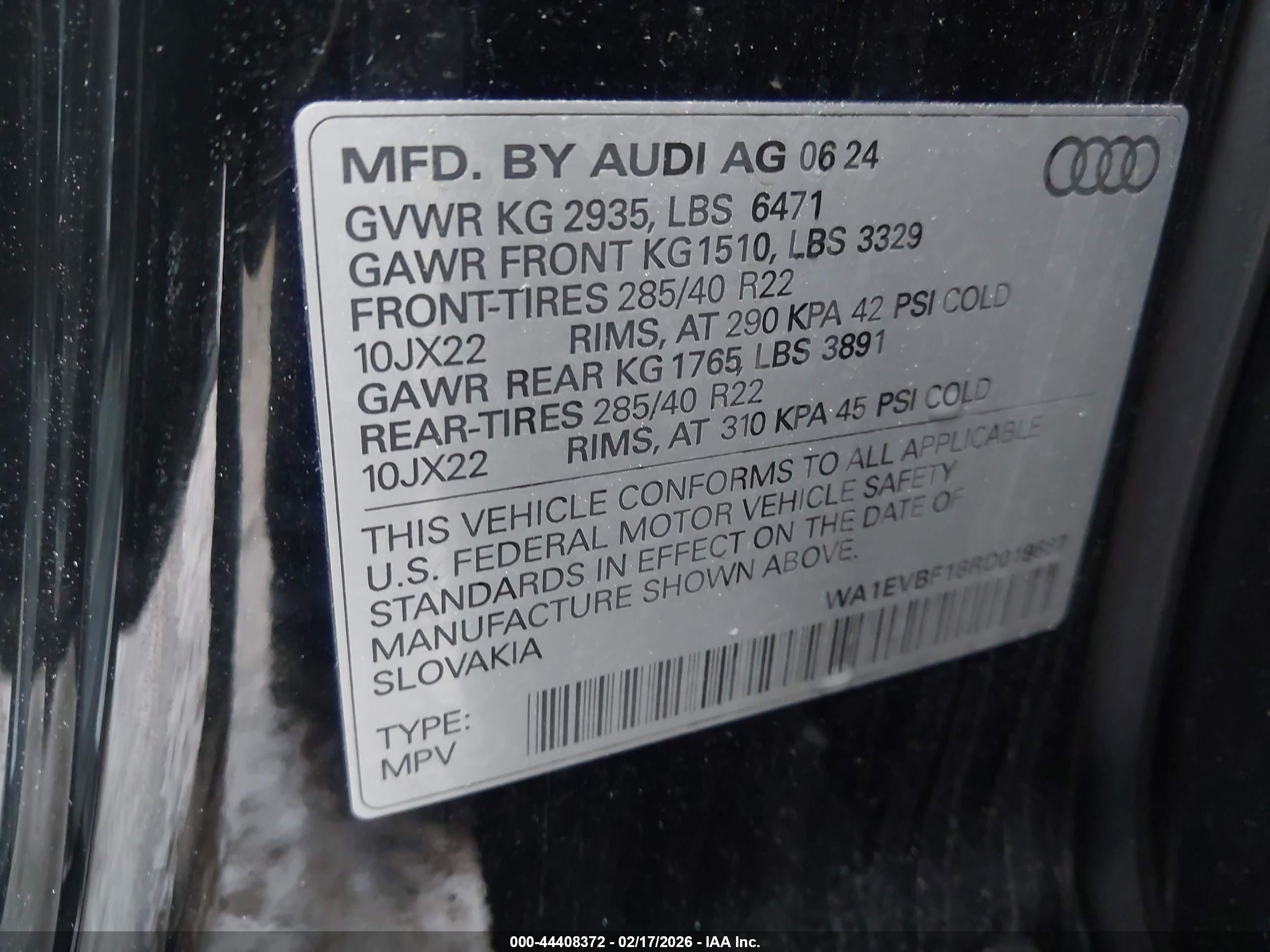 AUDI Q8 image 9