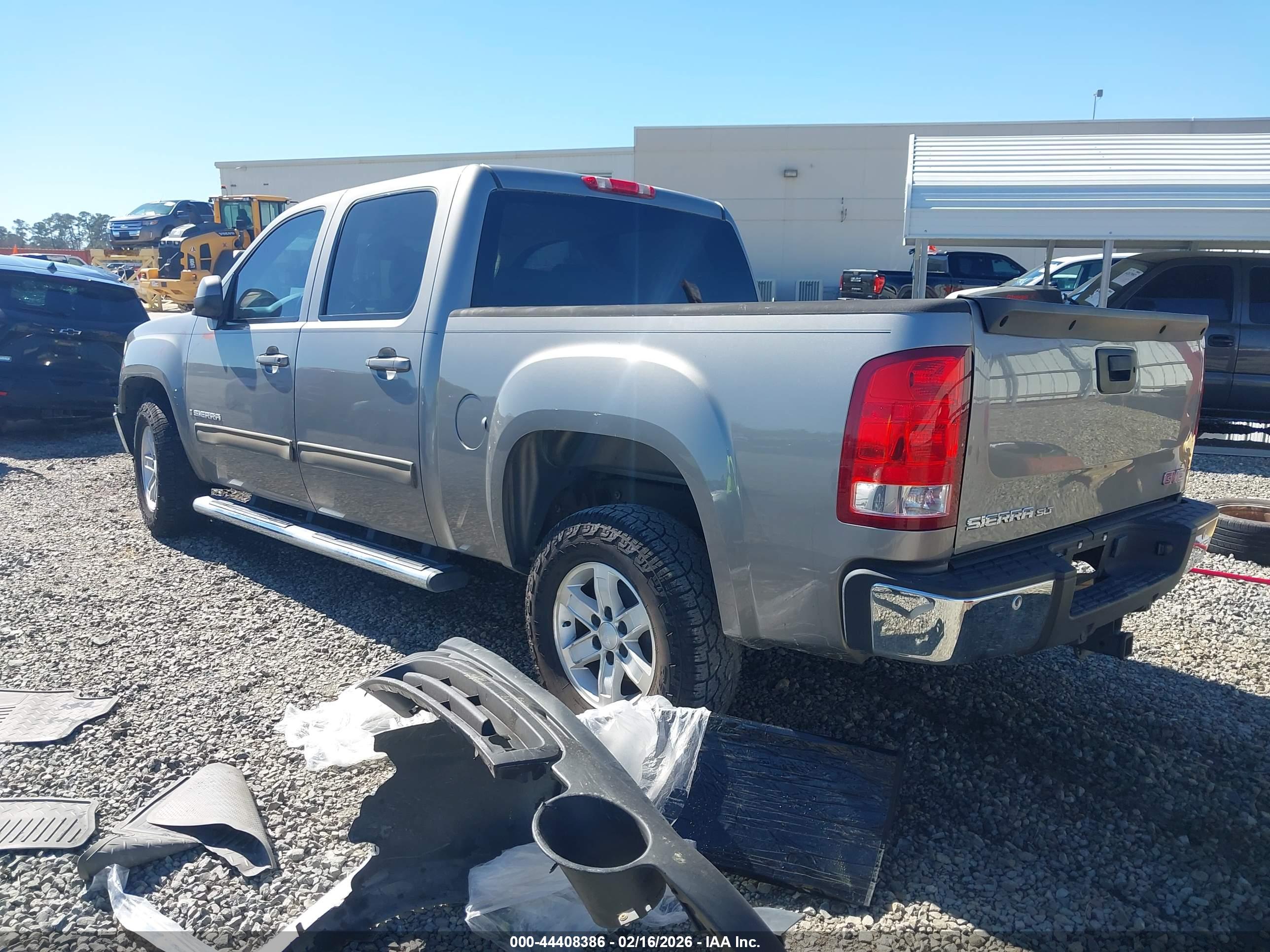 GMC SIERRA image 3