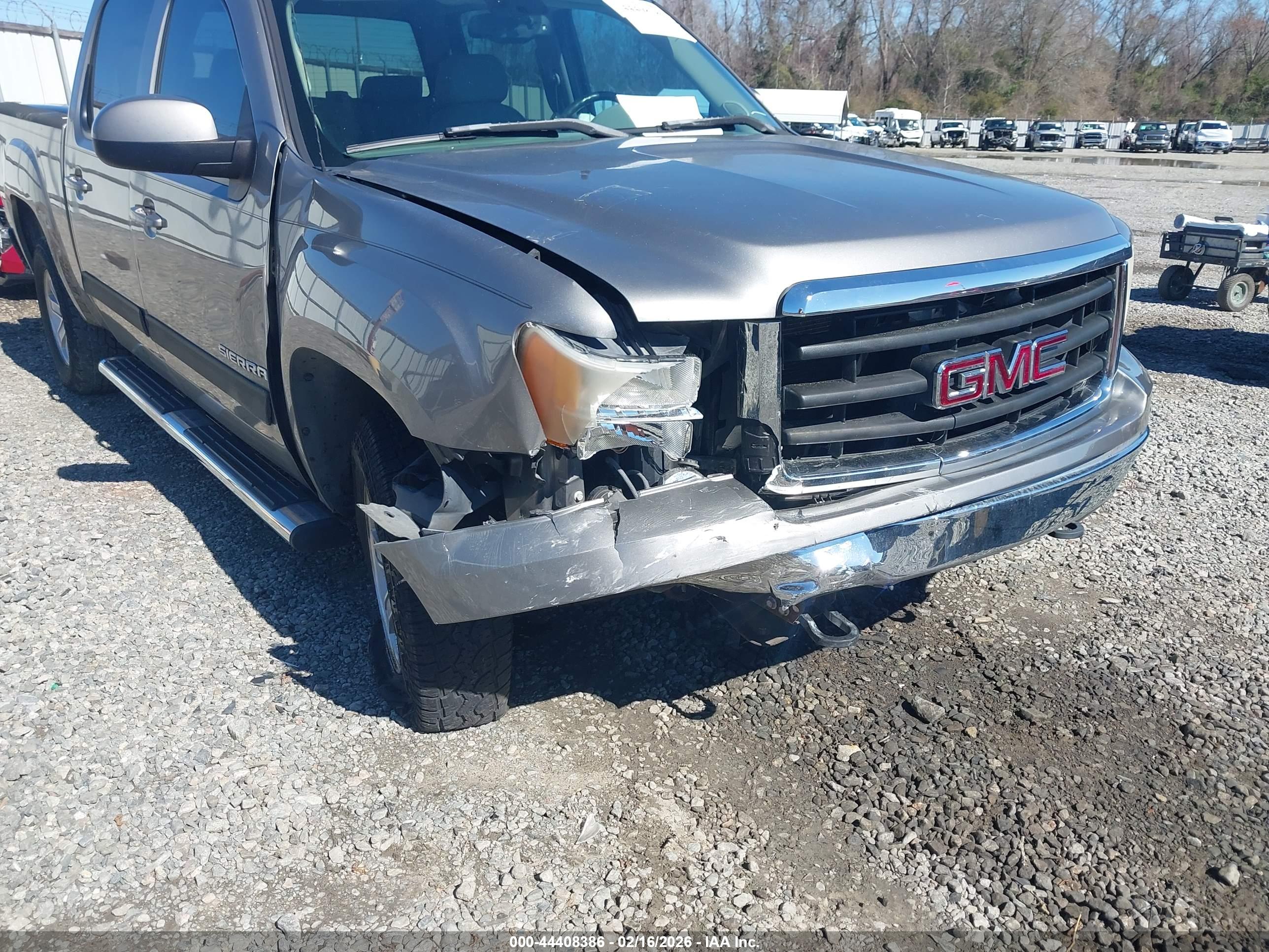 GMC SIERRA image 6