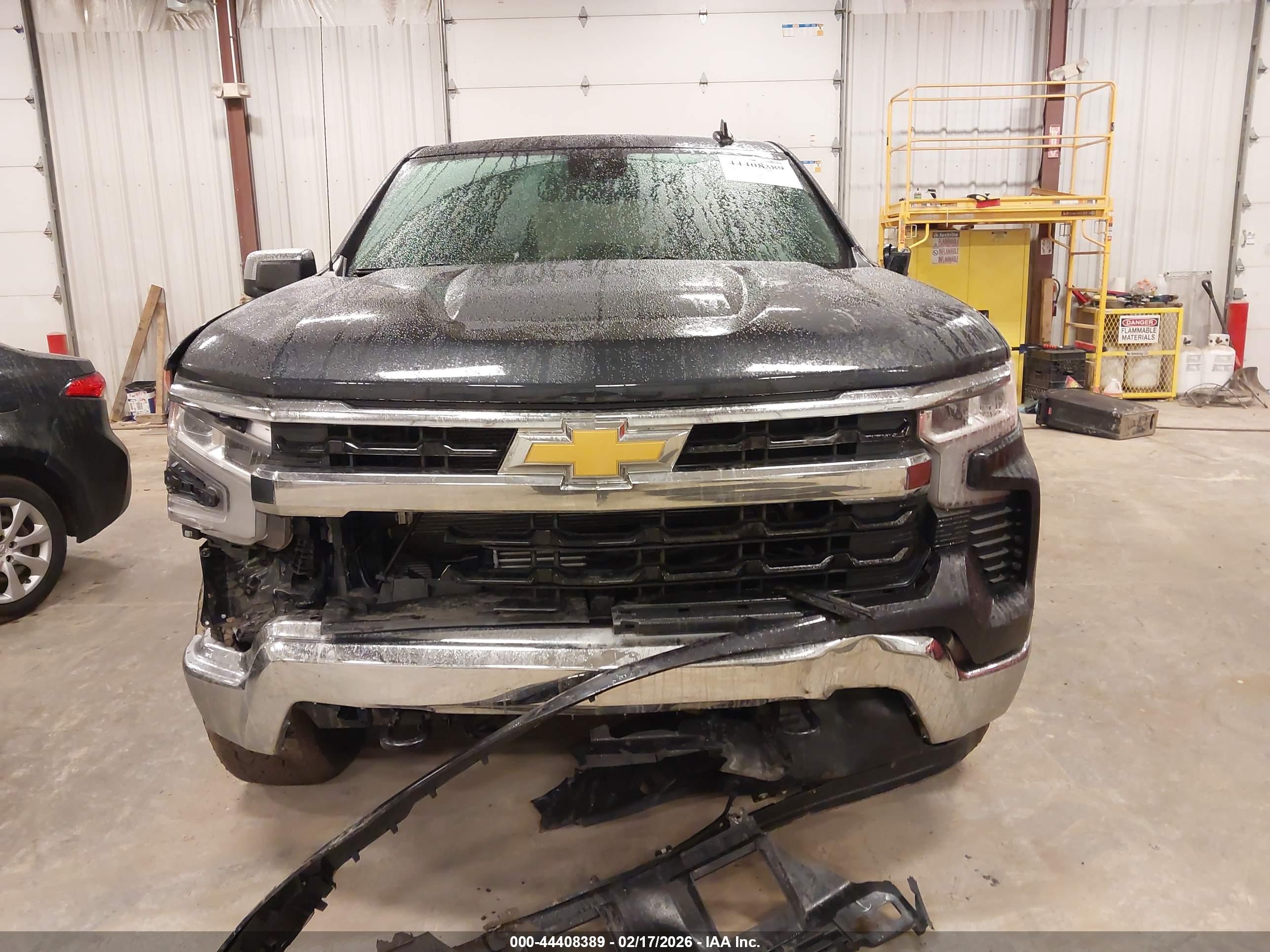 CHEVROLET SILVERADO image 6