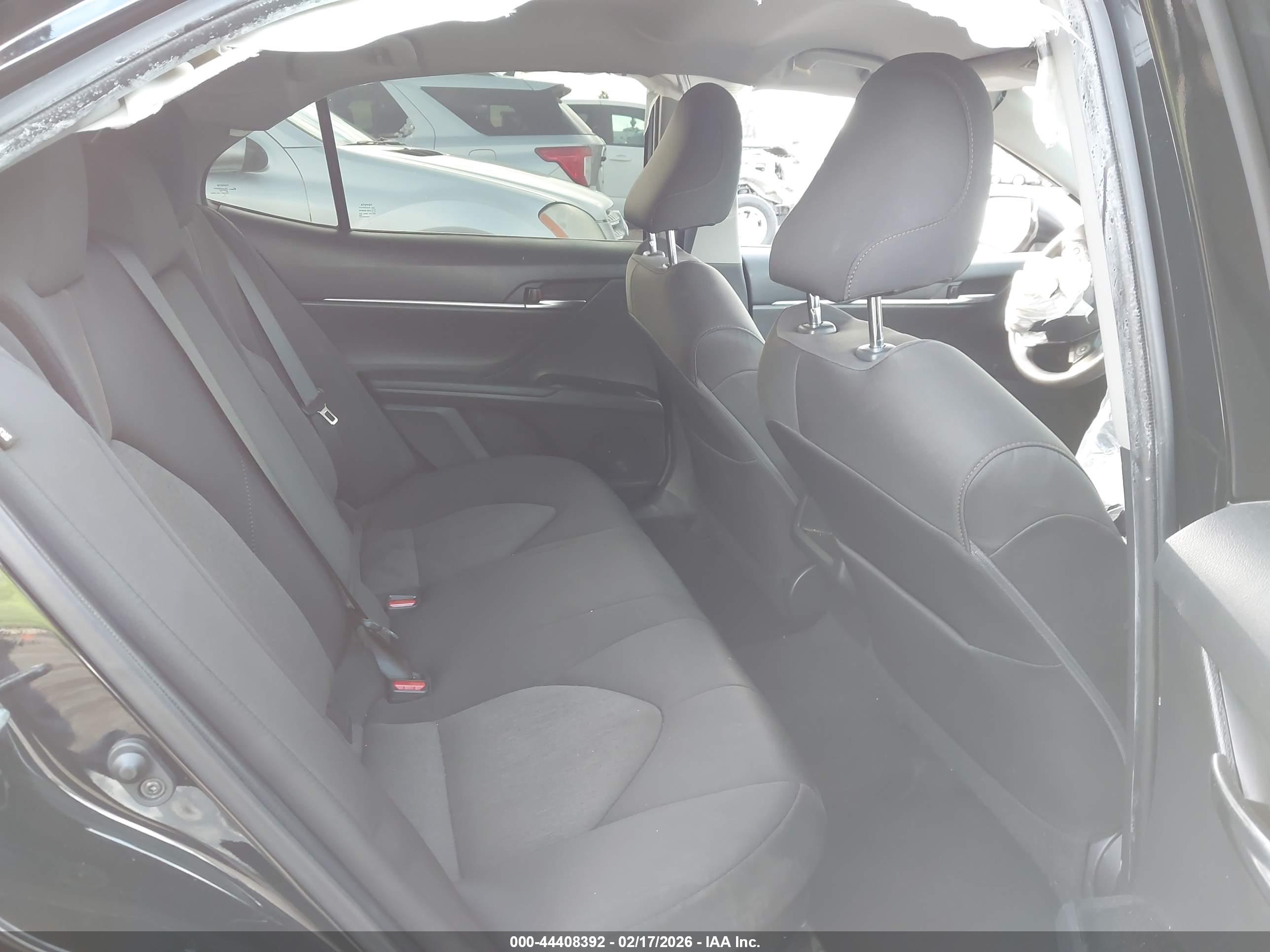 TOYOTA CAMRY image 8