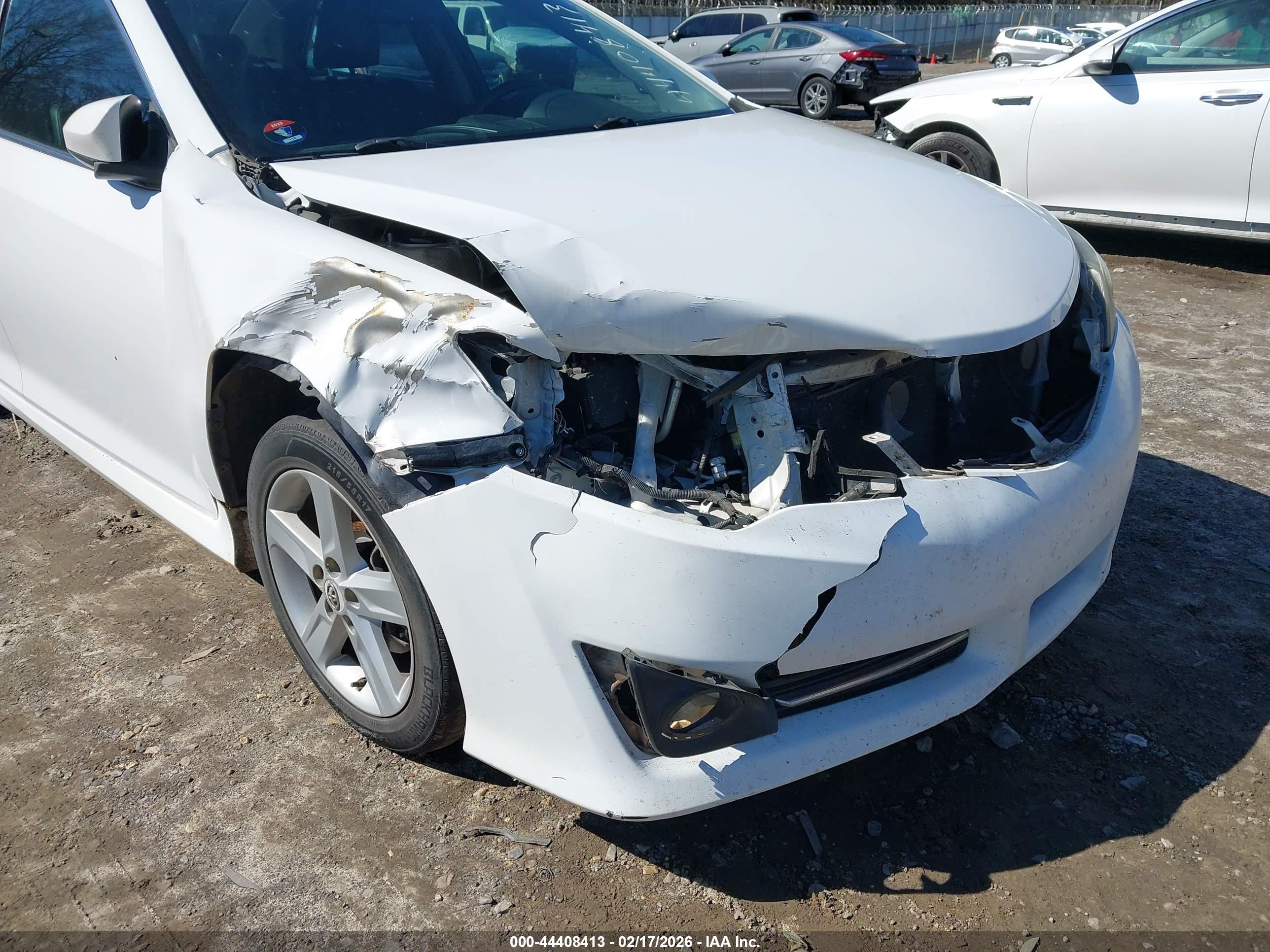 TOYOTA CAMRY image 6