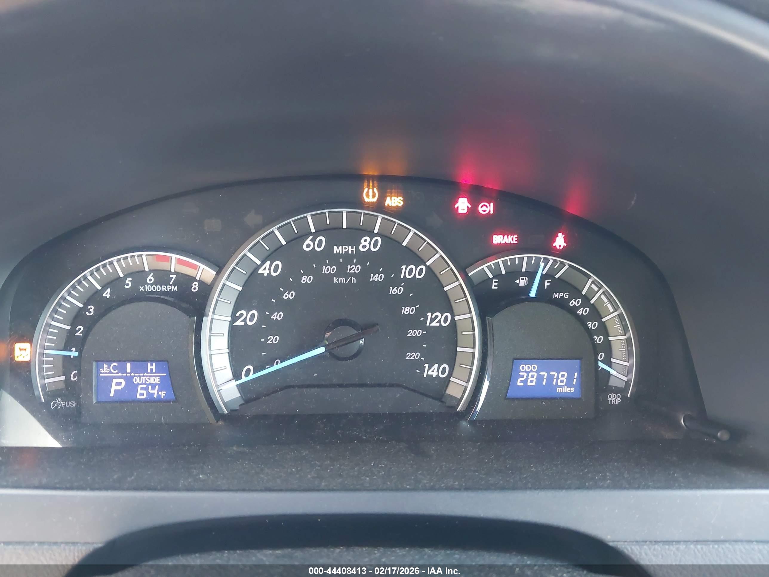 TOYOTA CAMRY image 7