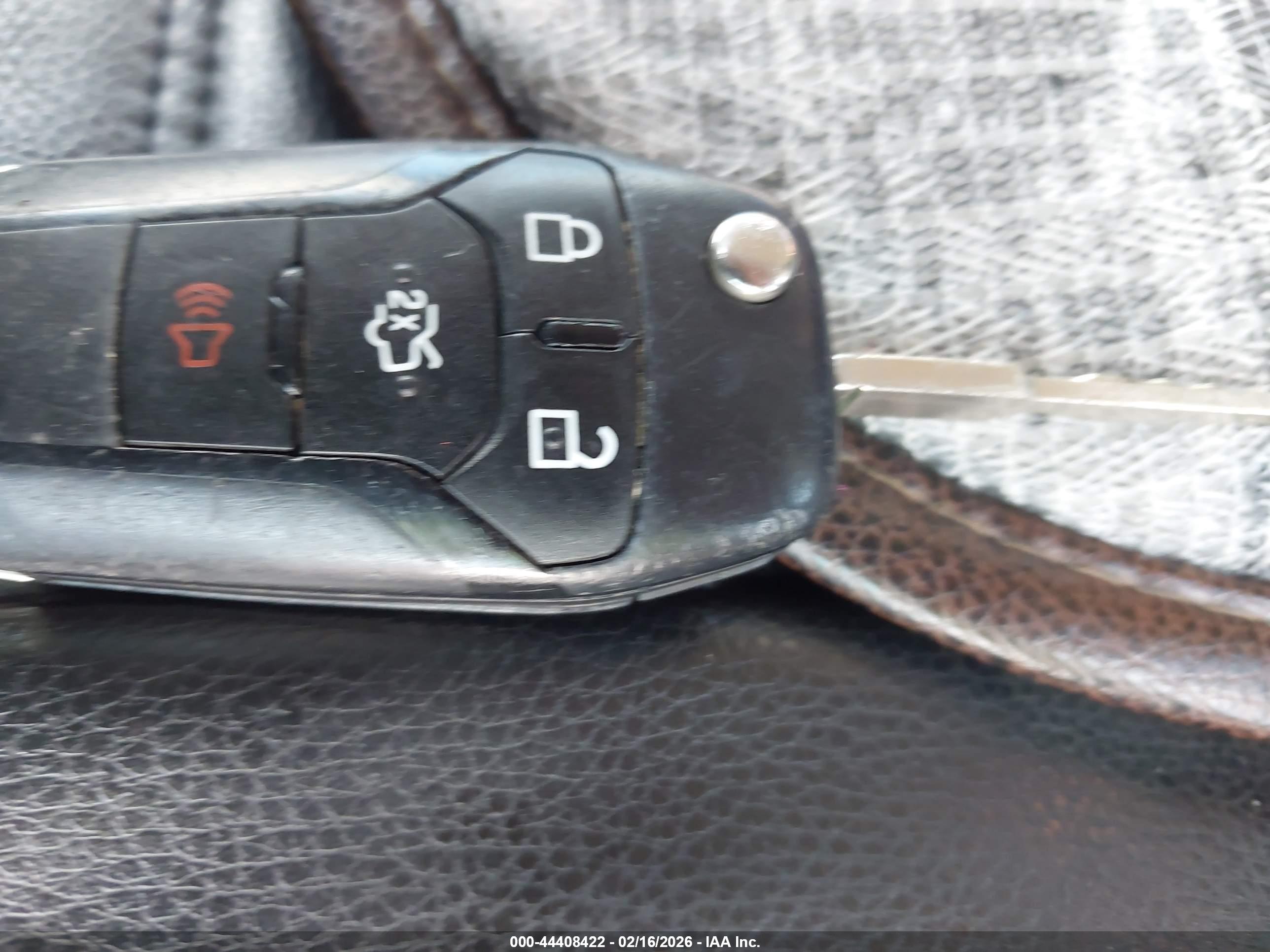 FORD FUSION image 11