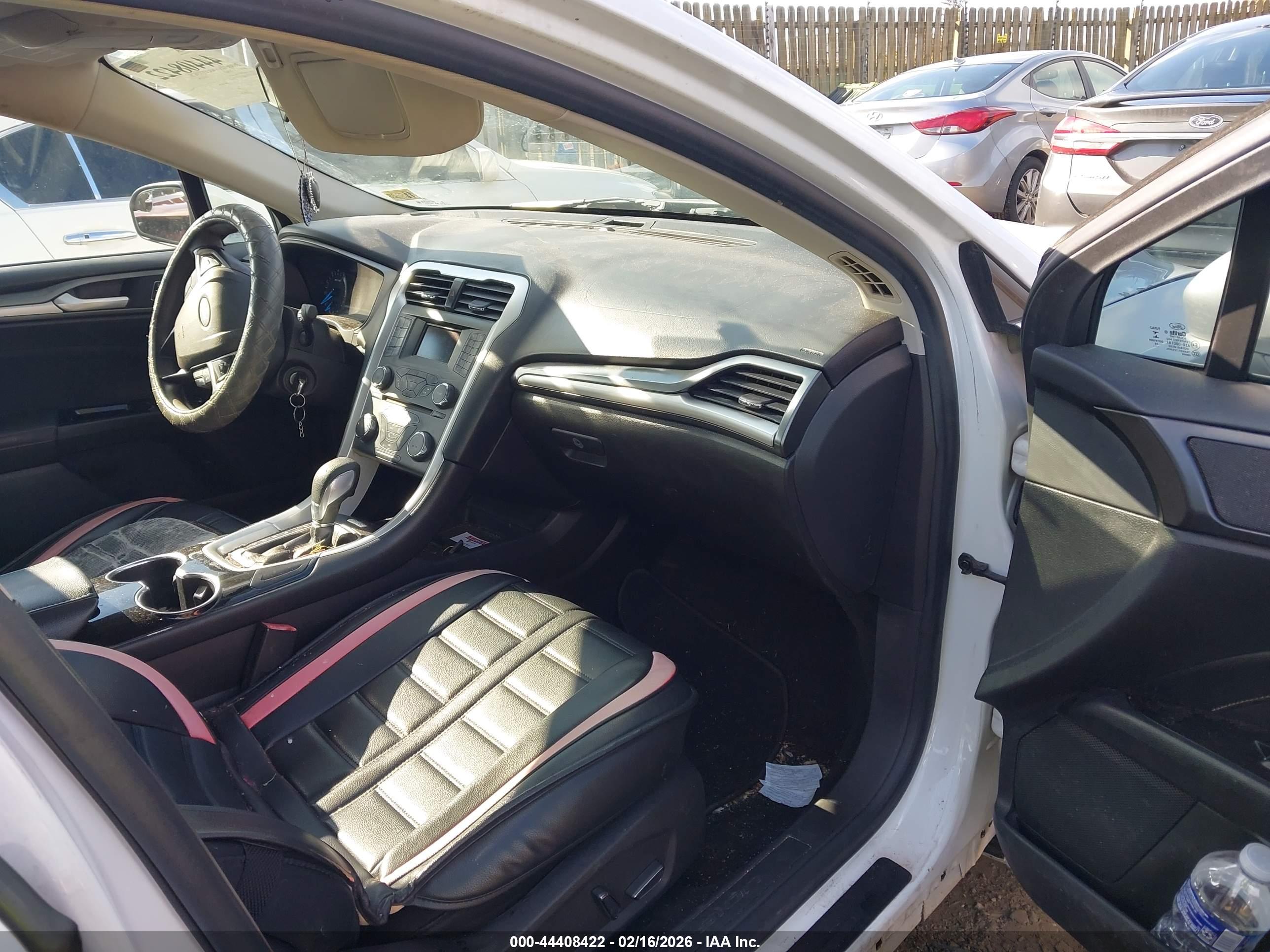 FORD FUSION image 5