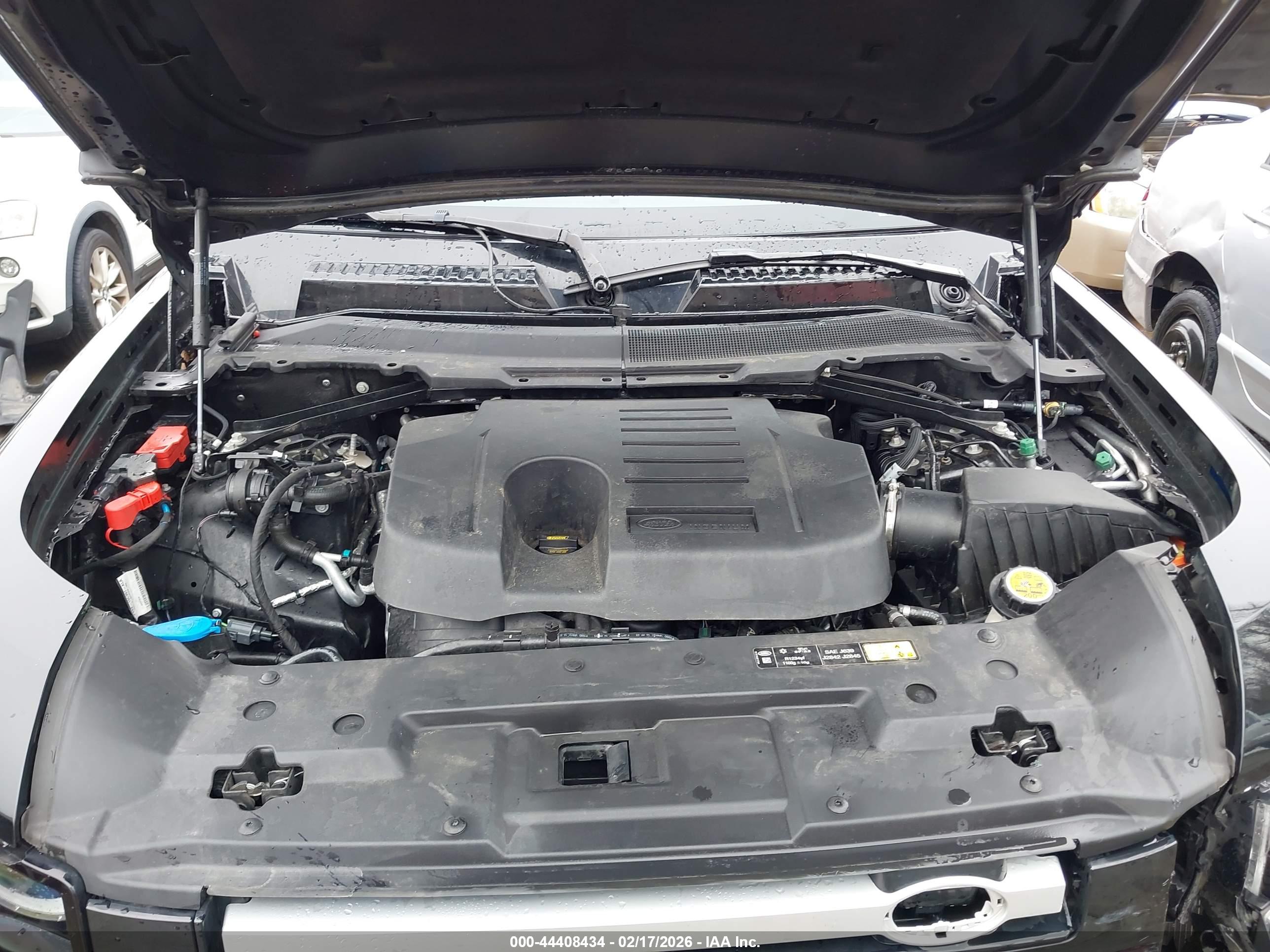 LAND ROVER image 10