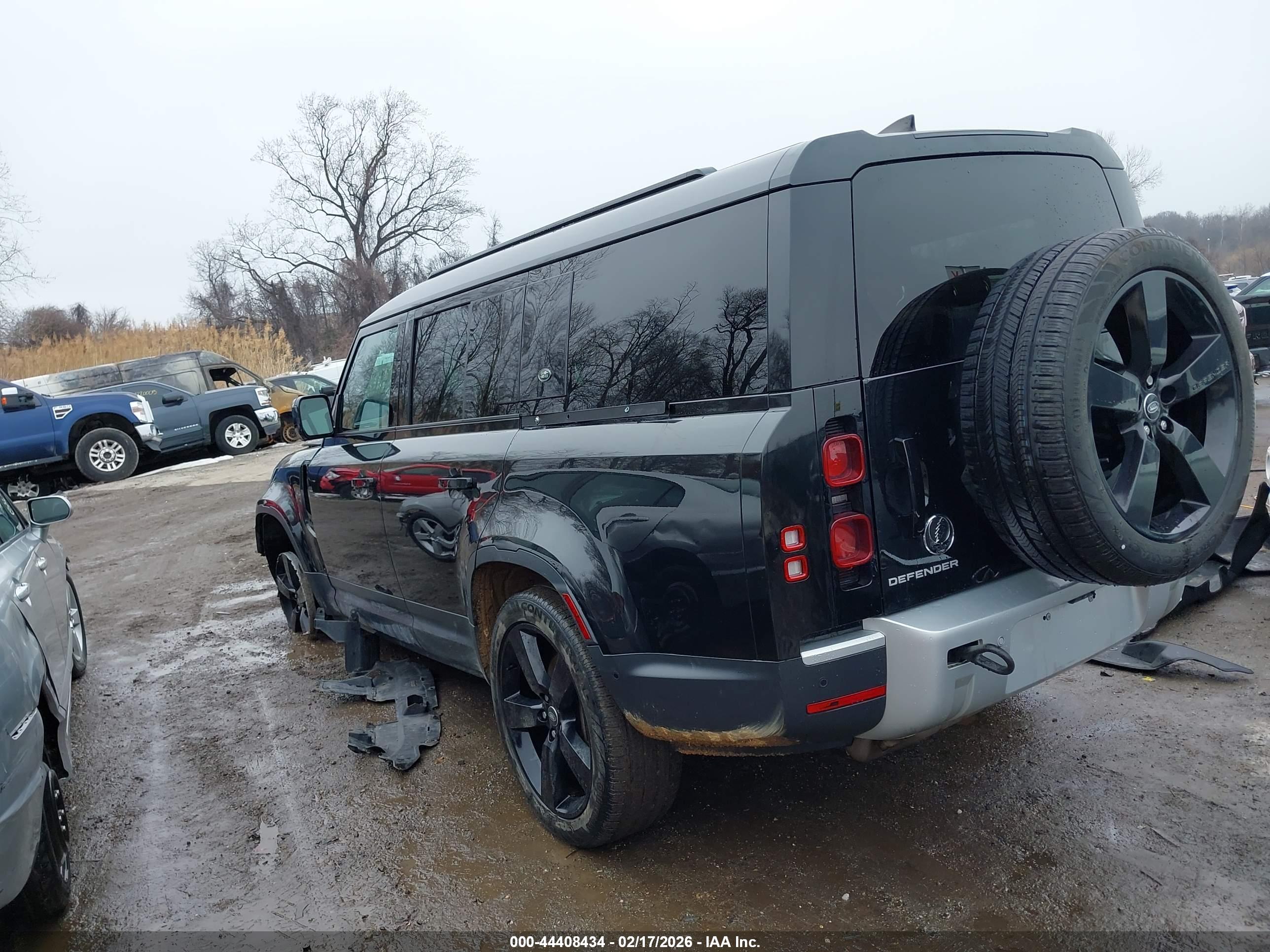 LAND ROVER image 3