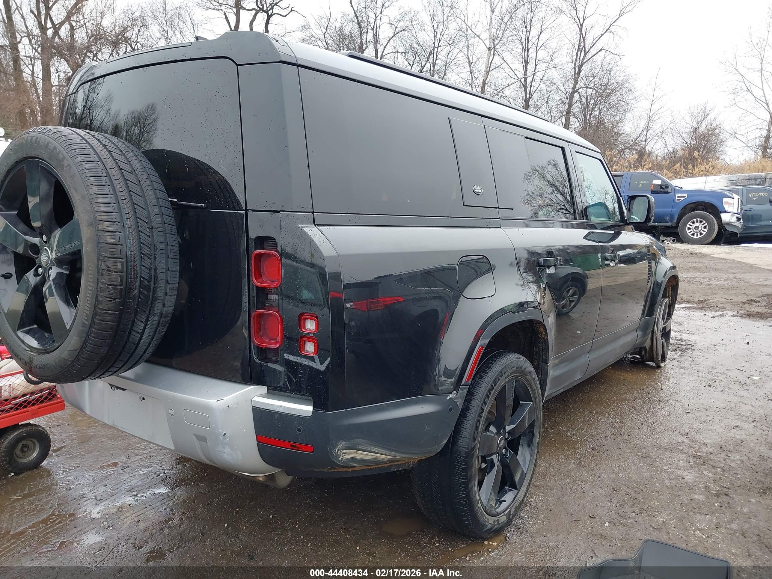 LAND ROVER image 4