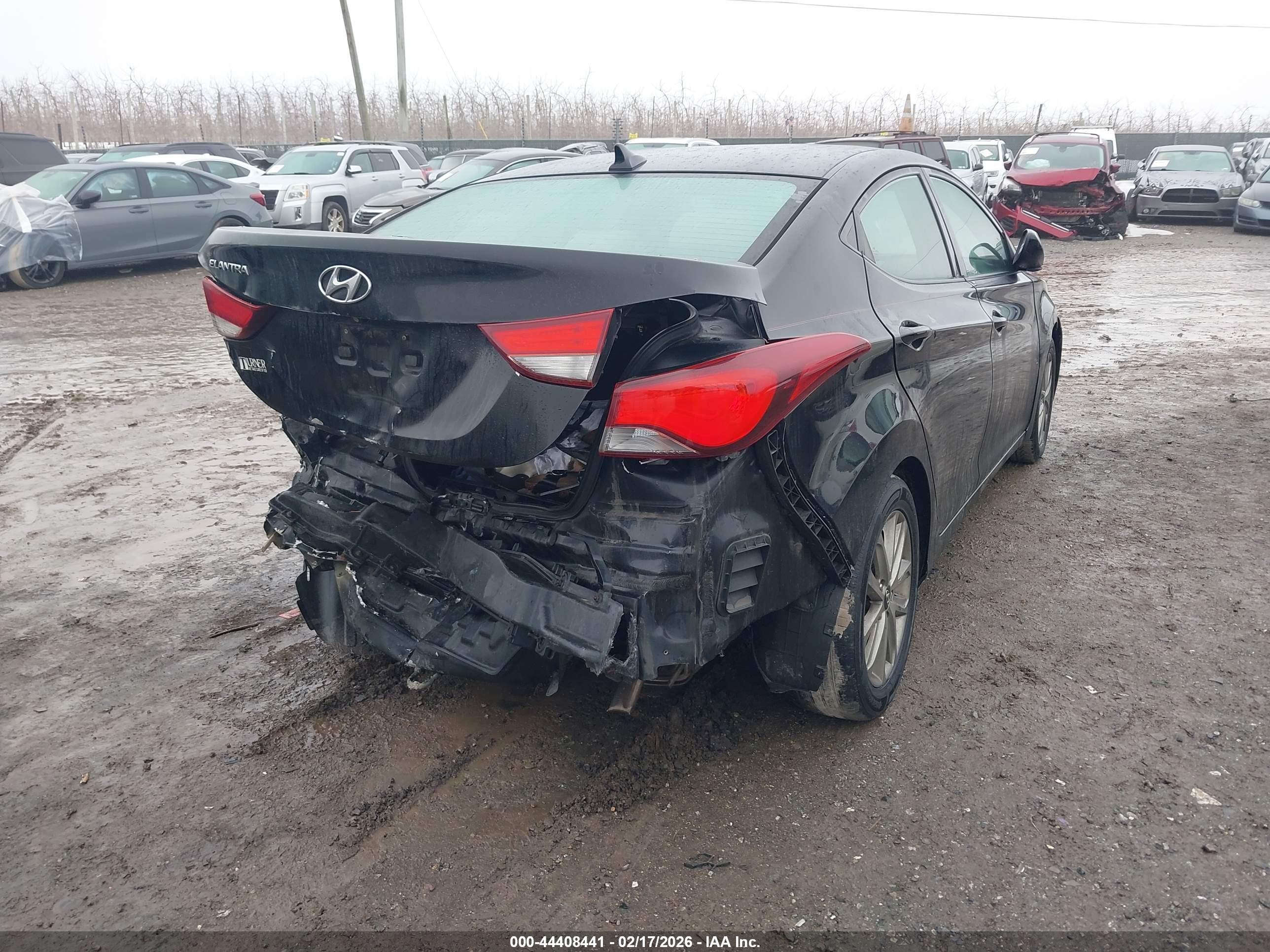HYUNDAI ELANTRA image 4