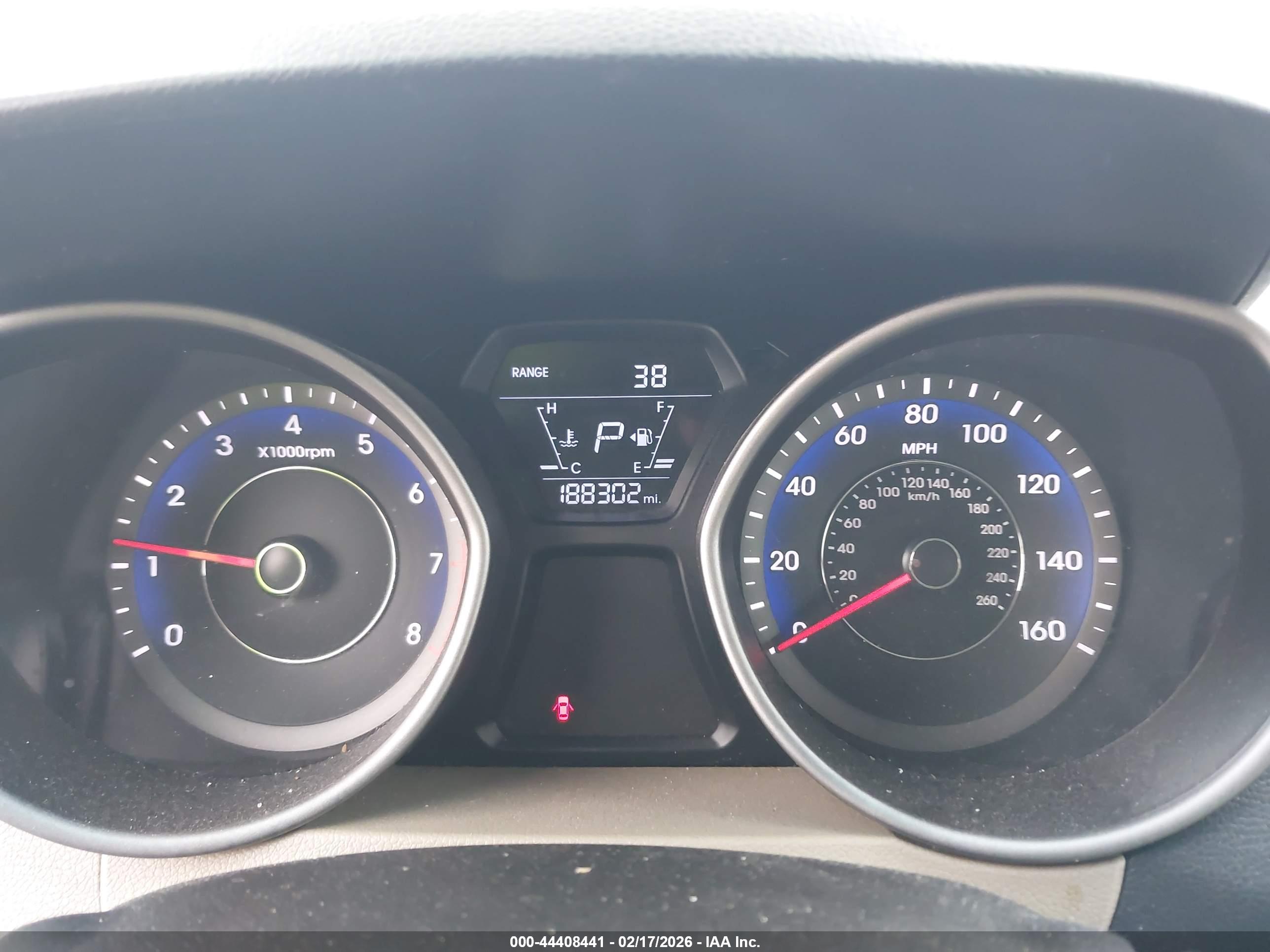 HYUNDAI ELANTRA image 7