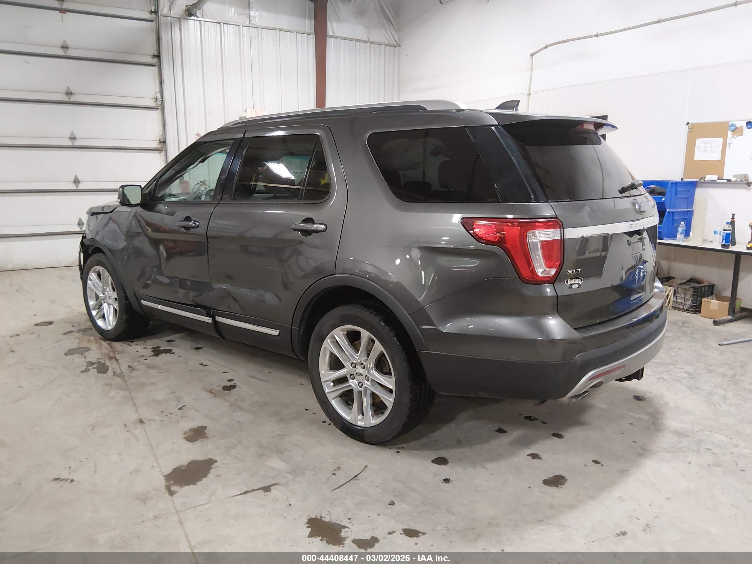 FORD EXPLORER image 3