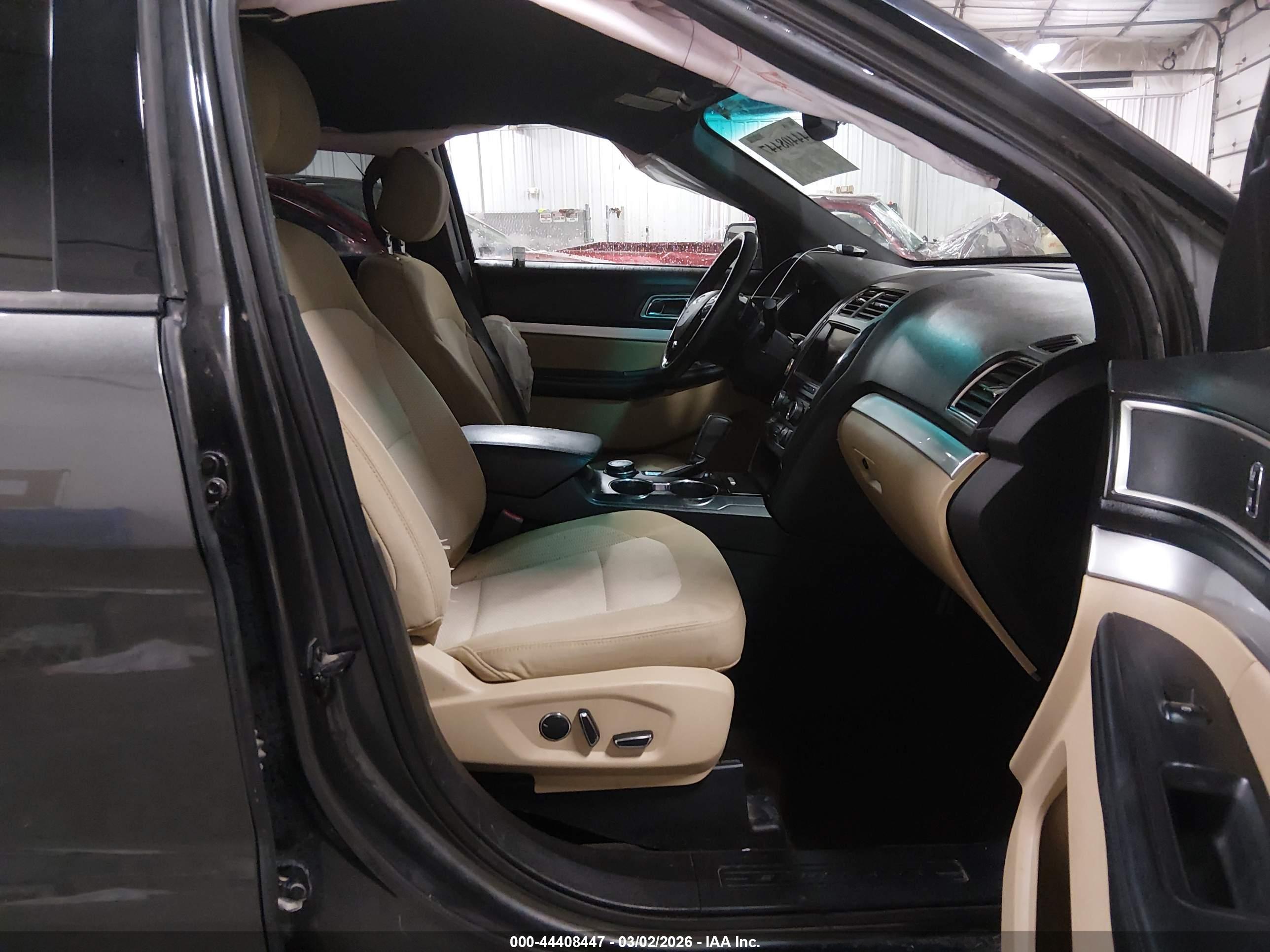 FORD EXPLORER image 5
