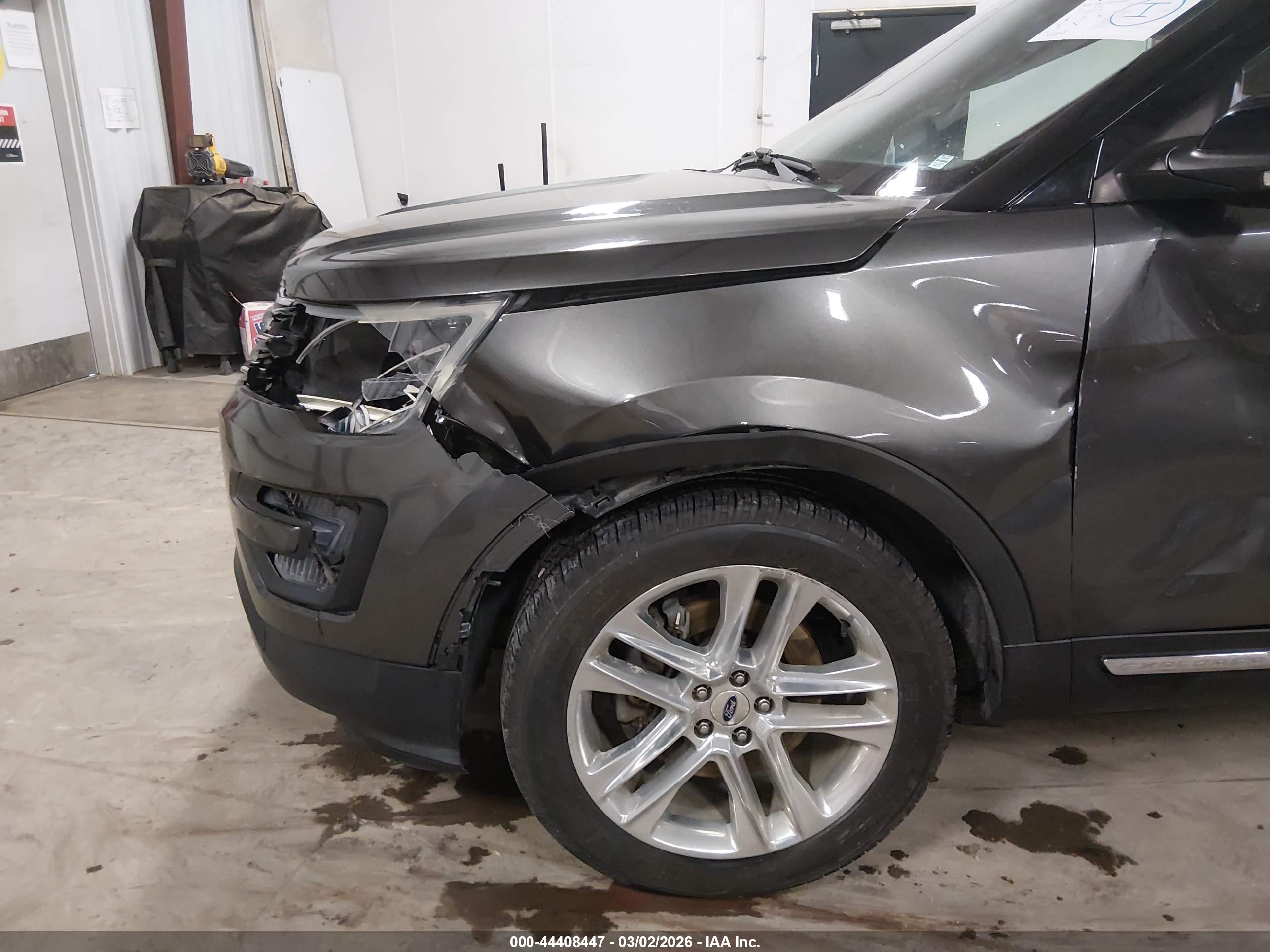 FORD EXPLORER image 6