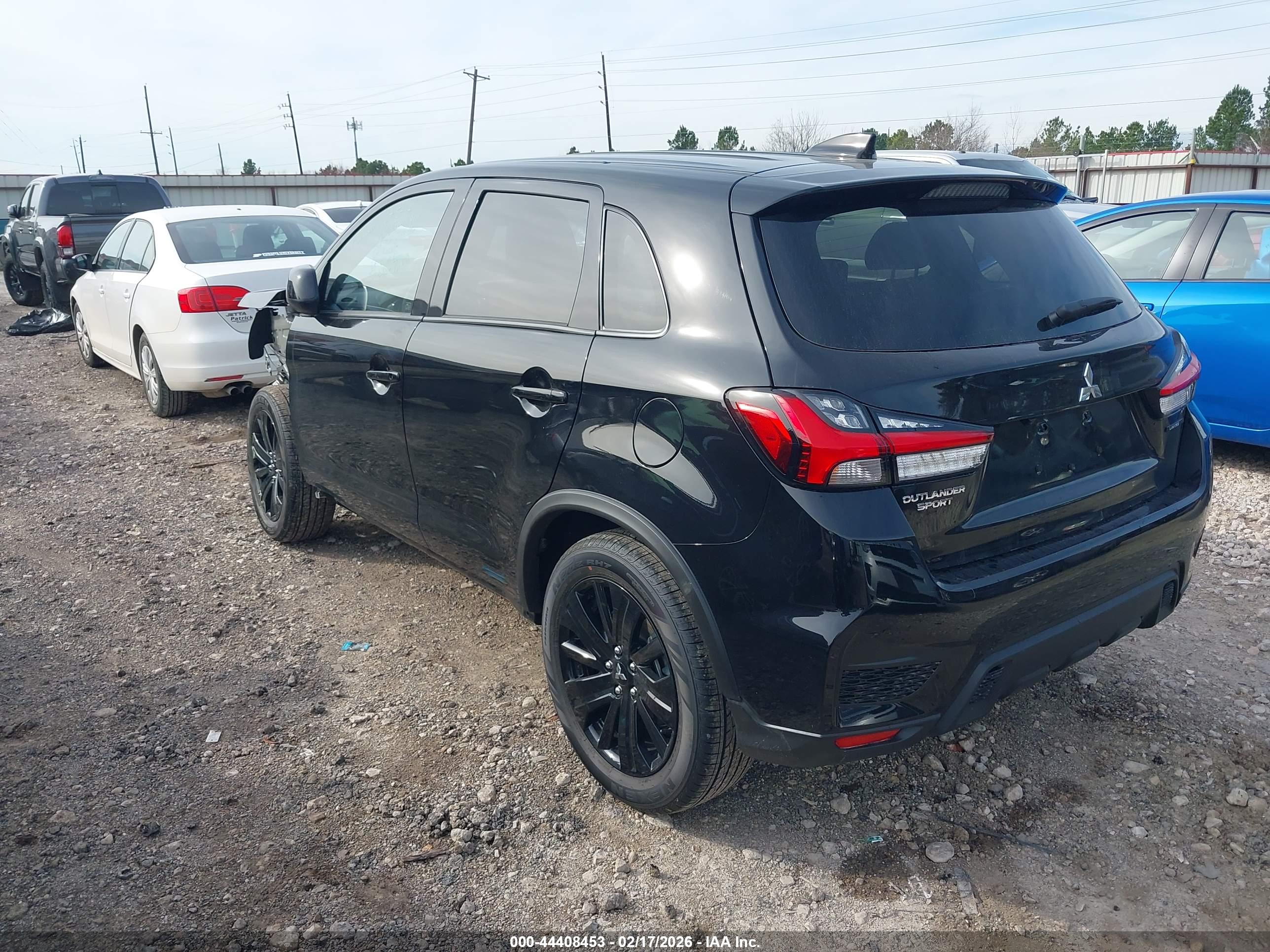 MITSUBISHI OUTLANDER image 3
