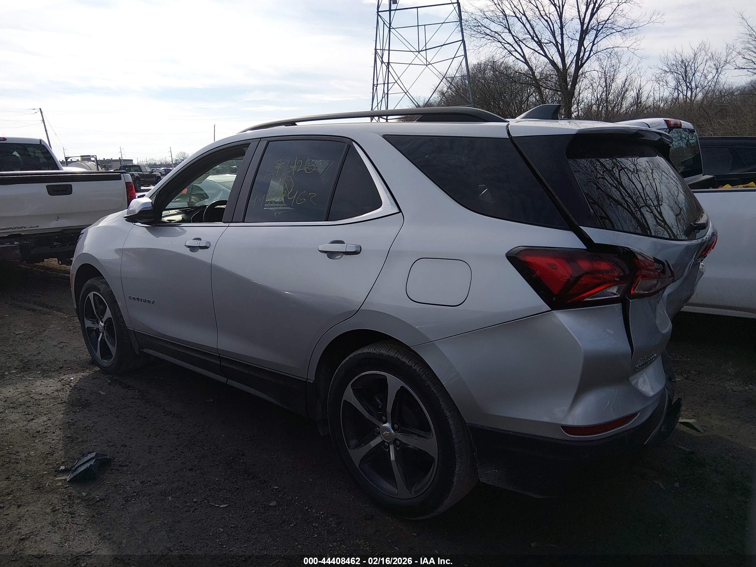 CHEVROLET EQUINOX image 3