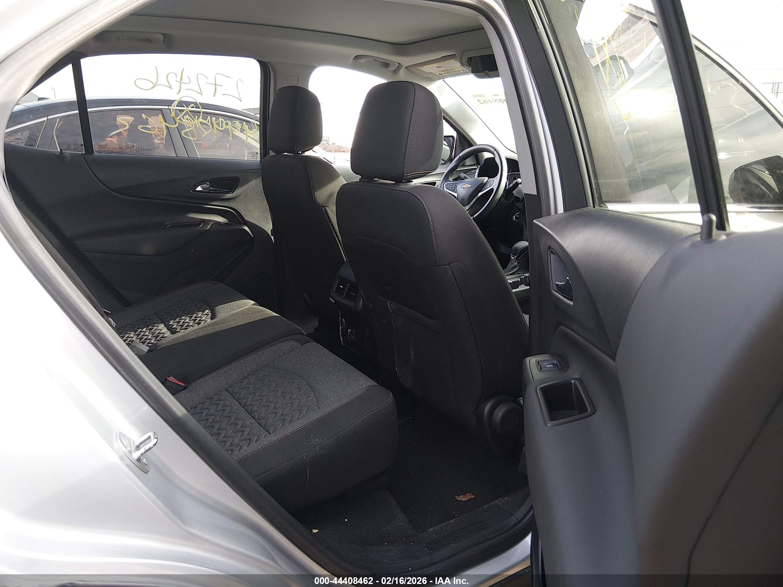 CHEVROLET EQUINOX image 8