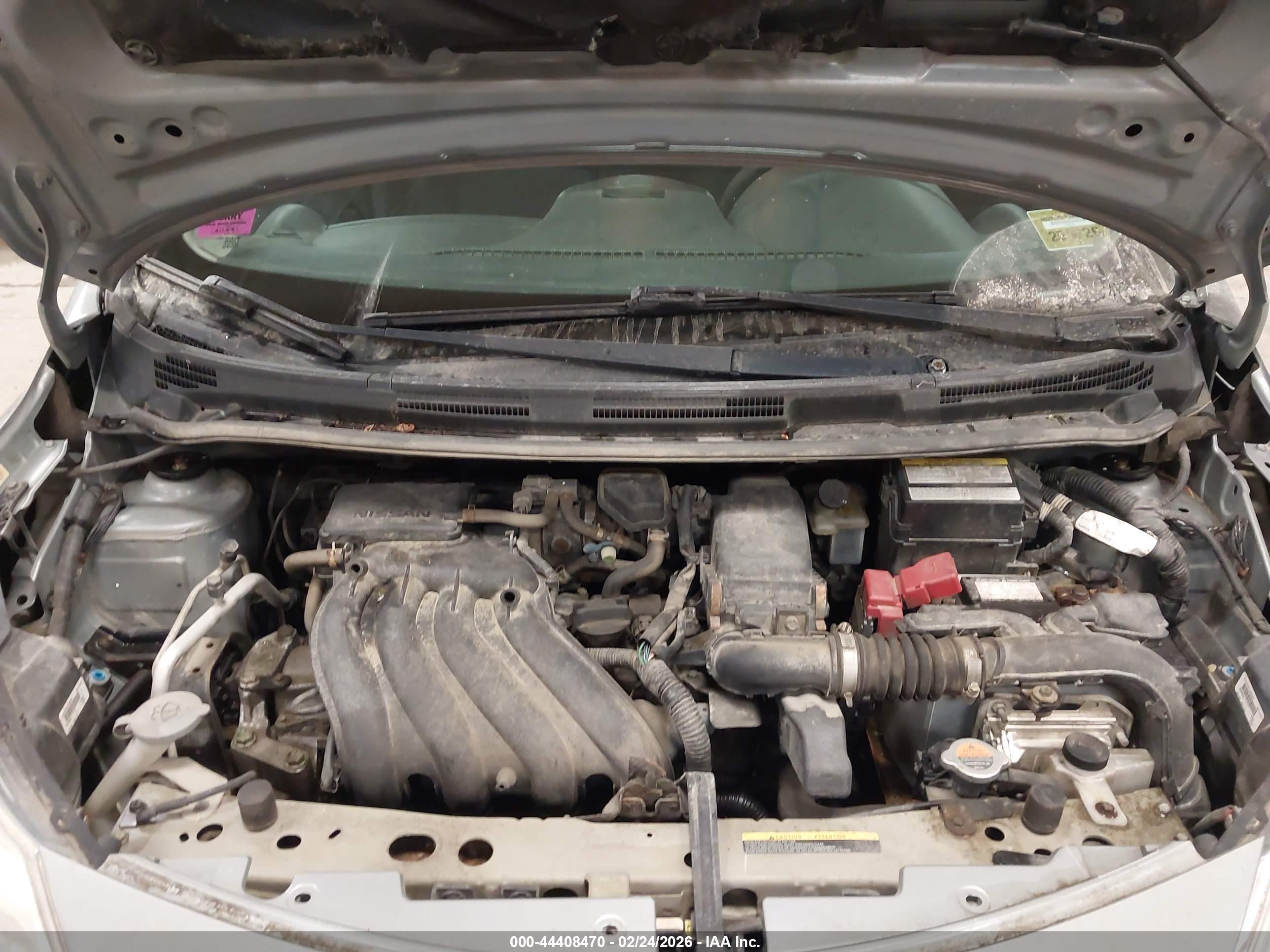 NISSAN VERSA image 10