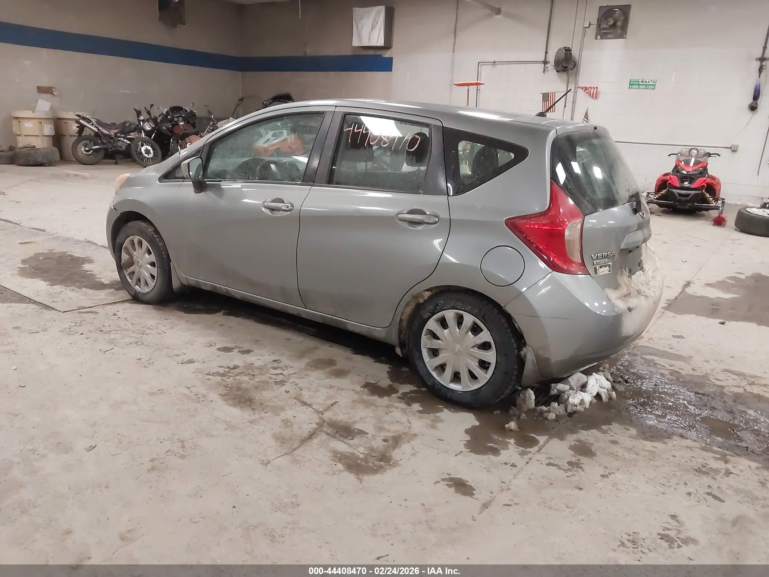 NISSAN VERSA image 3
