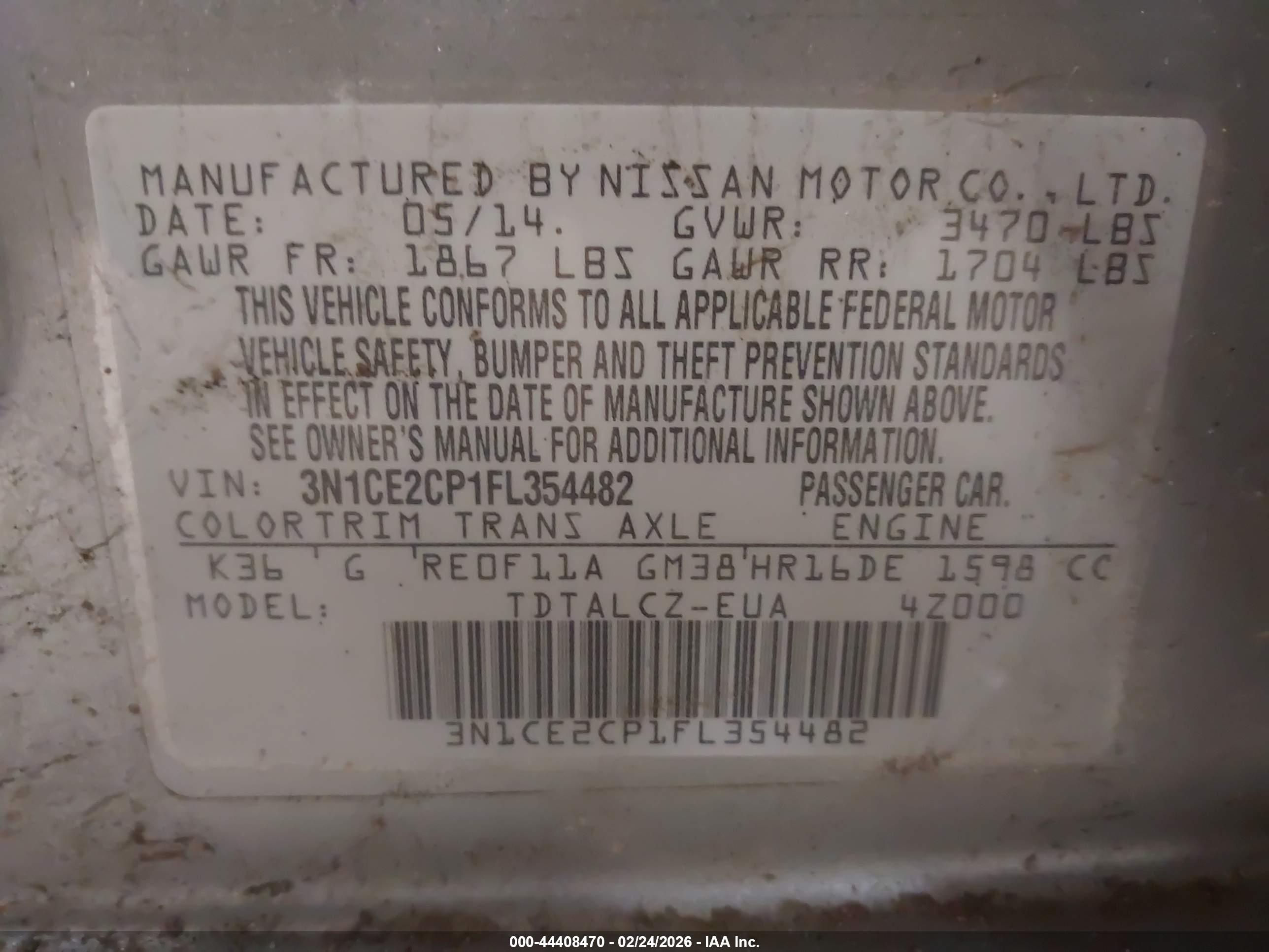 NISSAN VERSA image 9