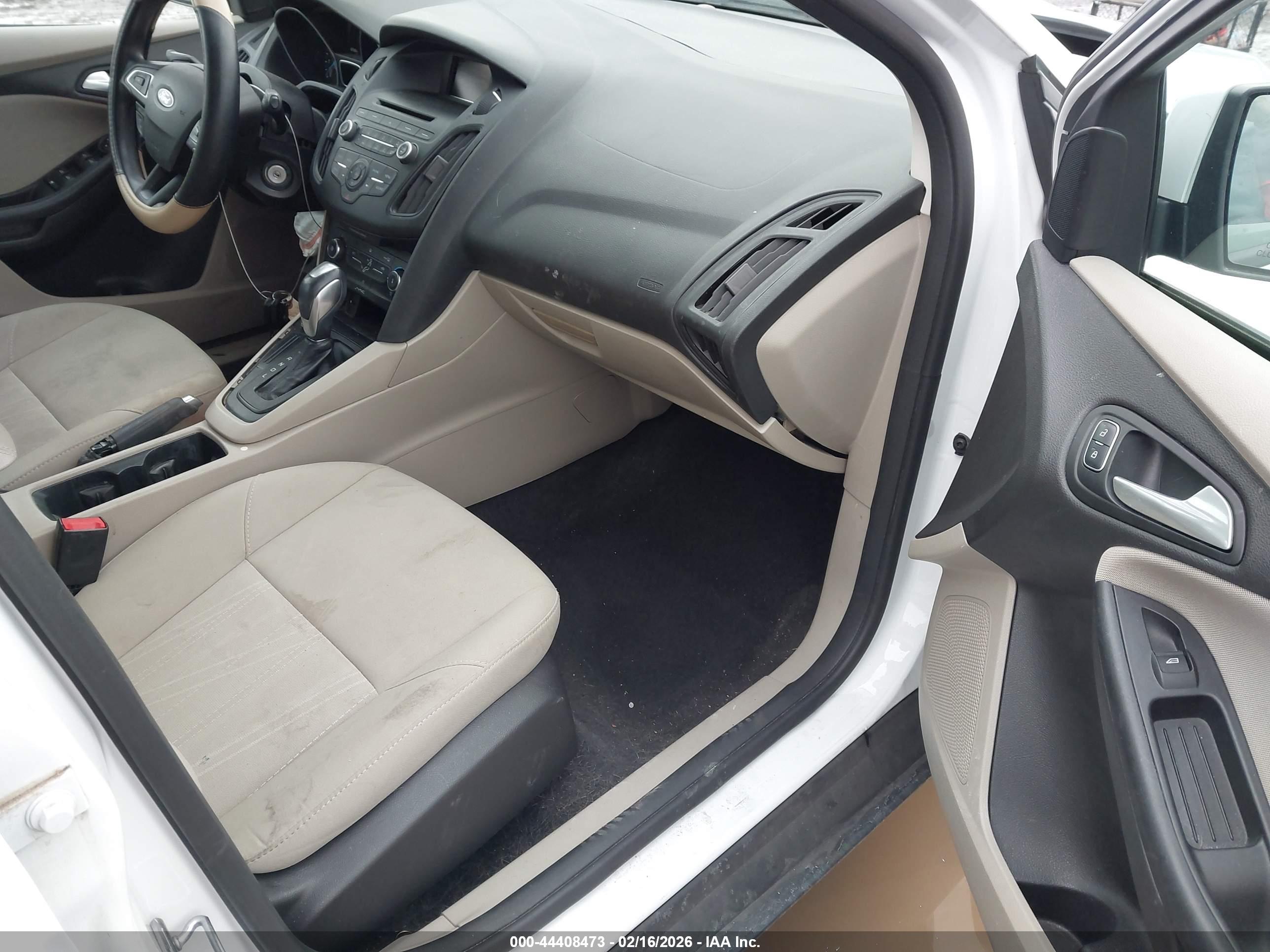 FORD FOCUS image 5