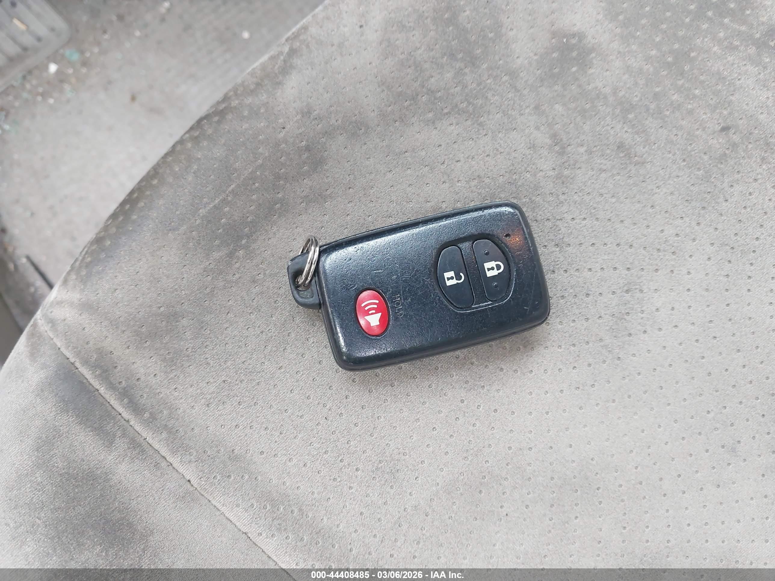 TOYOTA PRIUS image 11