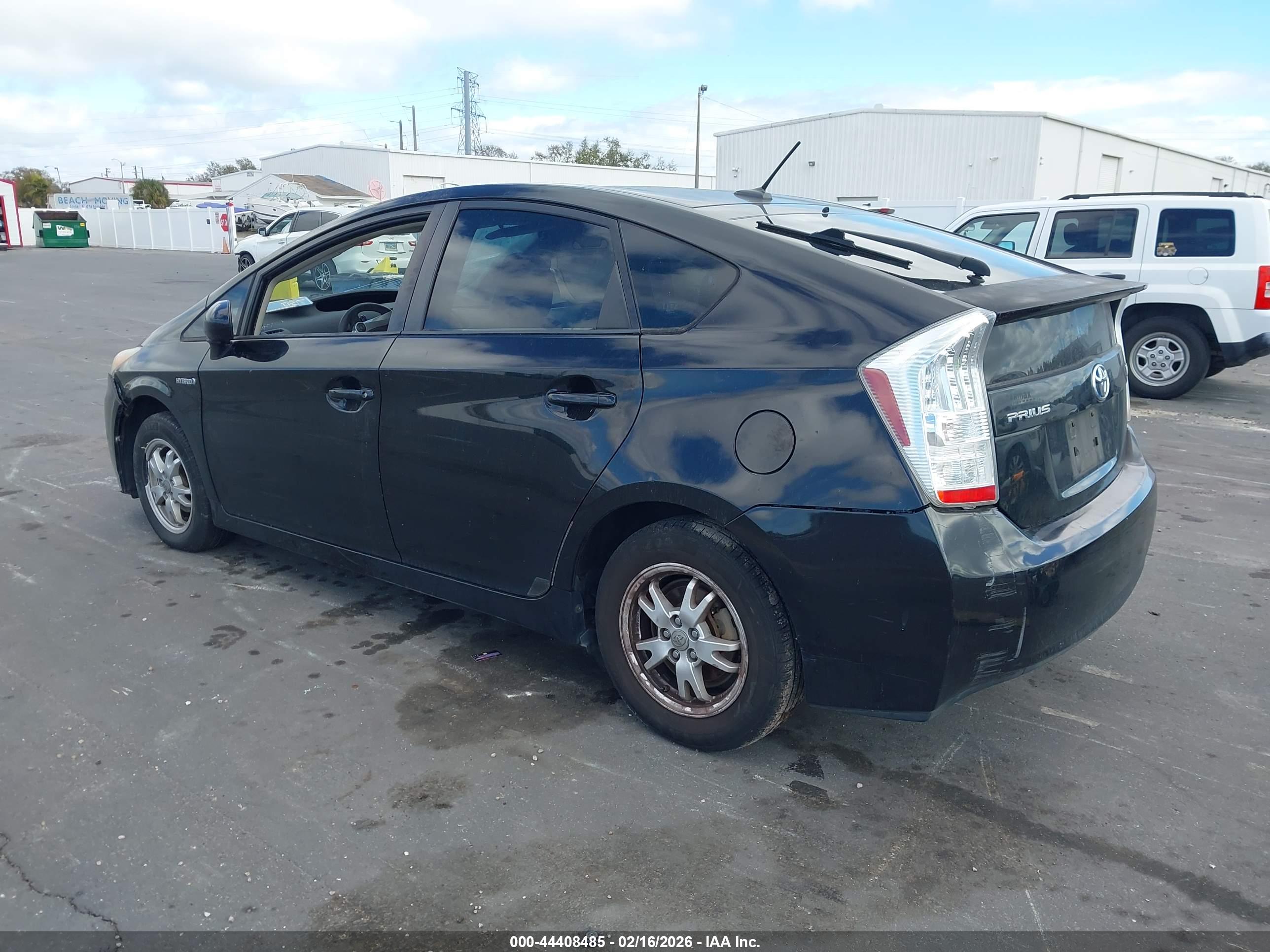 TOYOTA PRIUS image 3