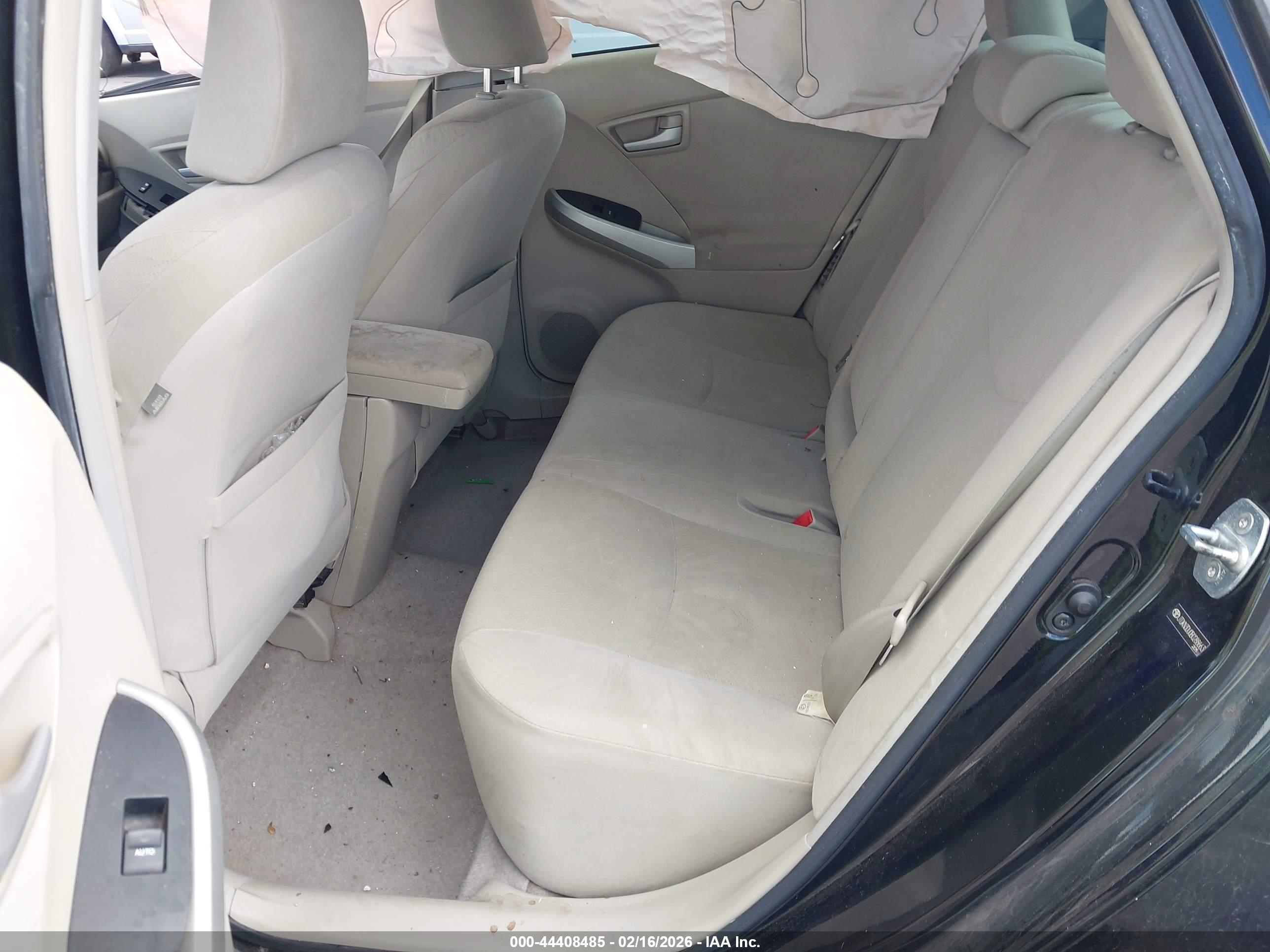 TOYOTA PRIUS image 8