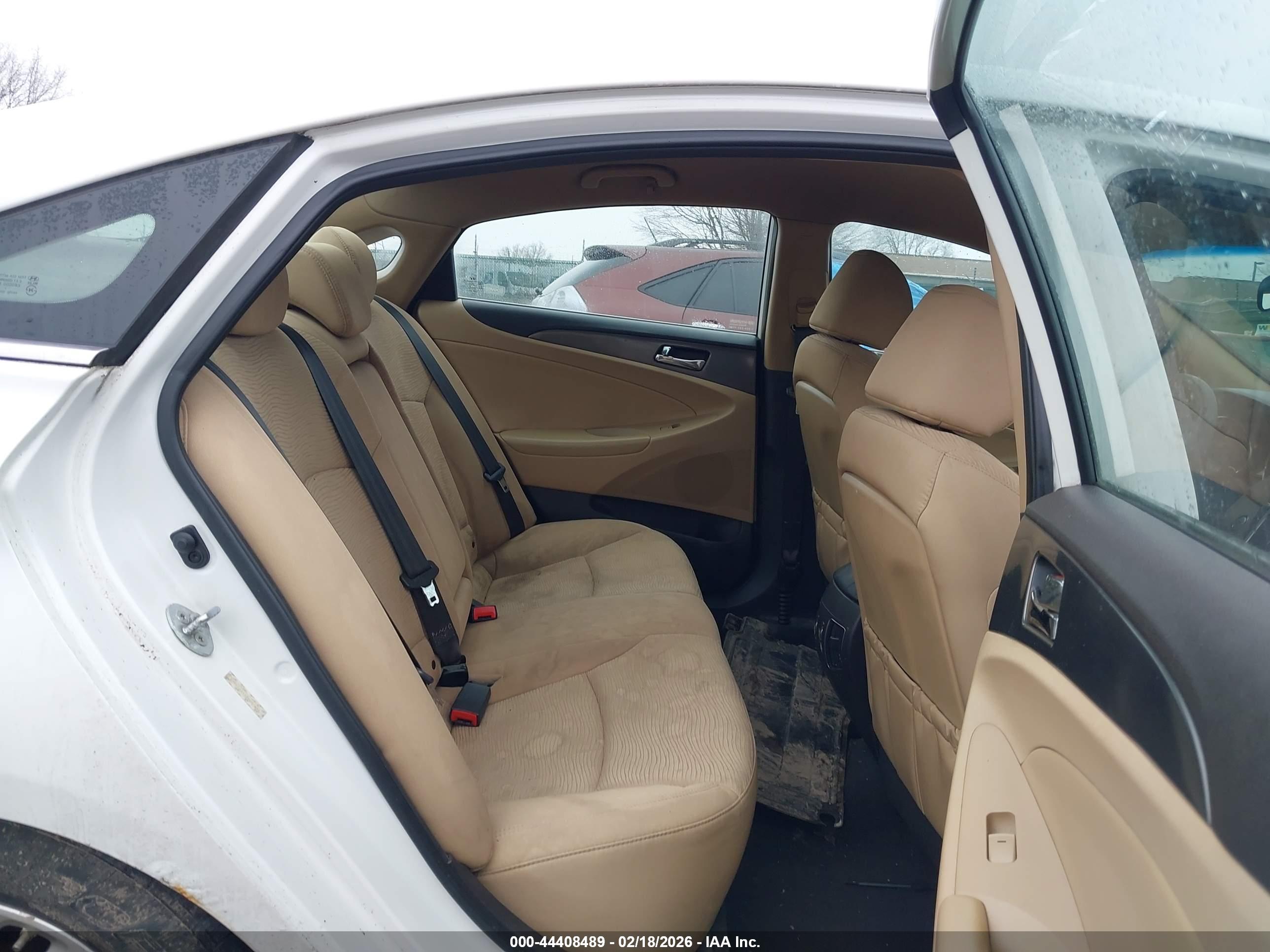 HYUNDAI SONATA image 8