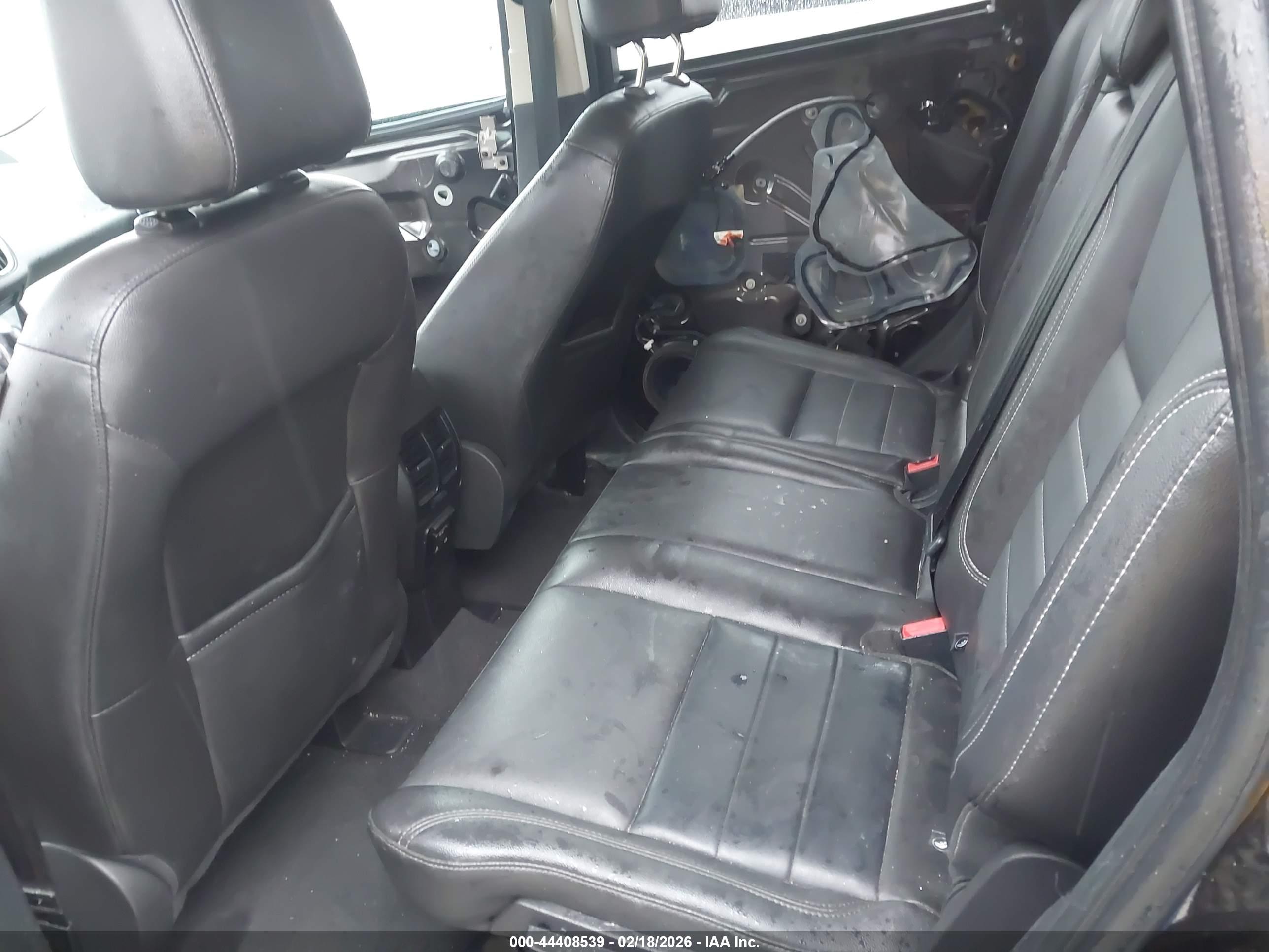 FORD ESCAPE image 8