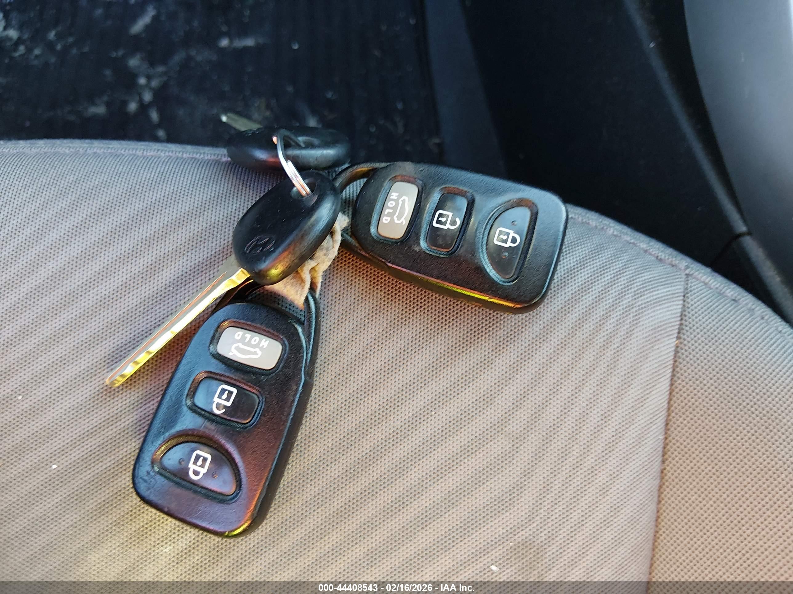 HYUNDAI ELANTRA image 11