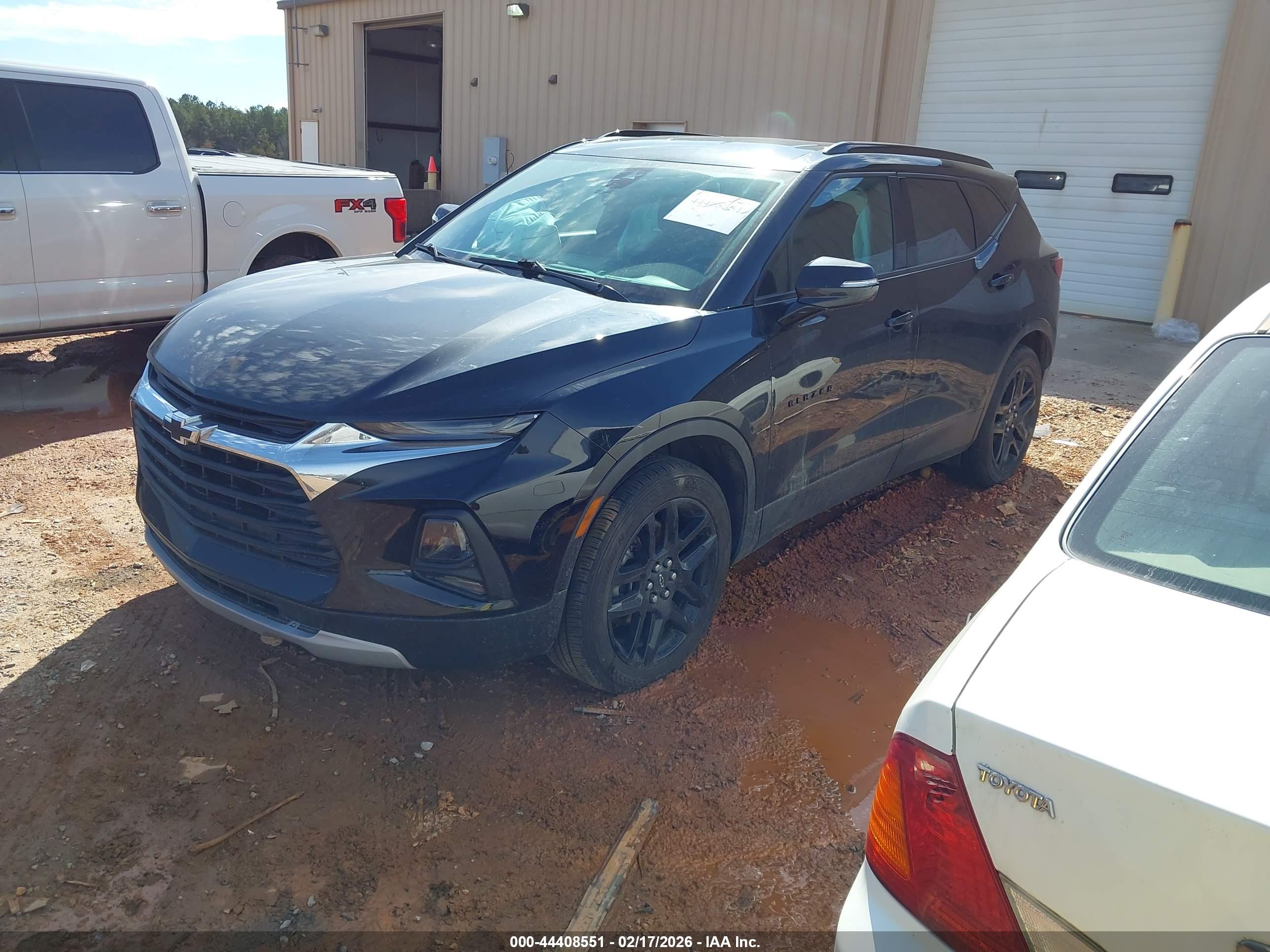 CHEVROLET BLAZER image 2