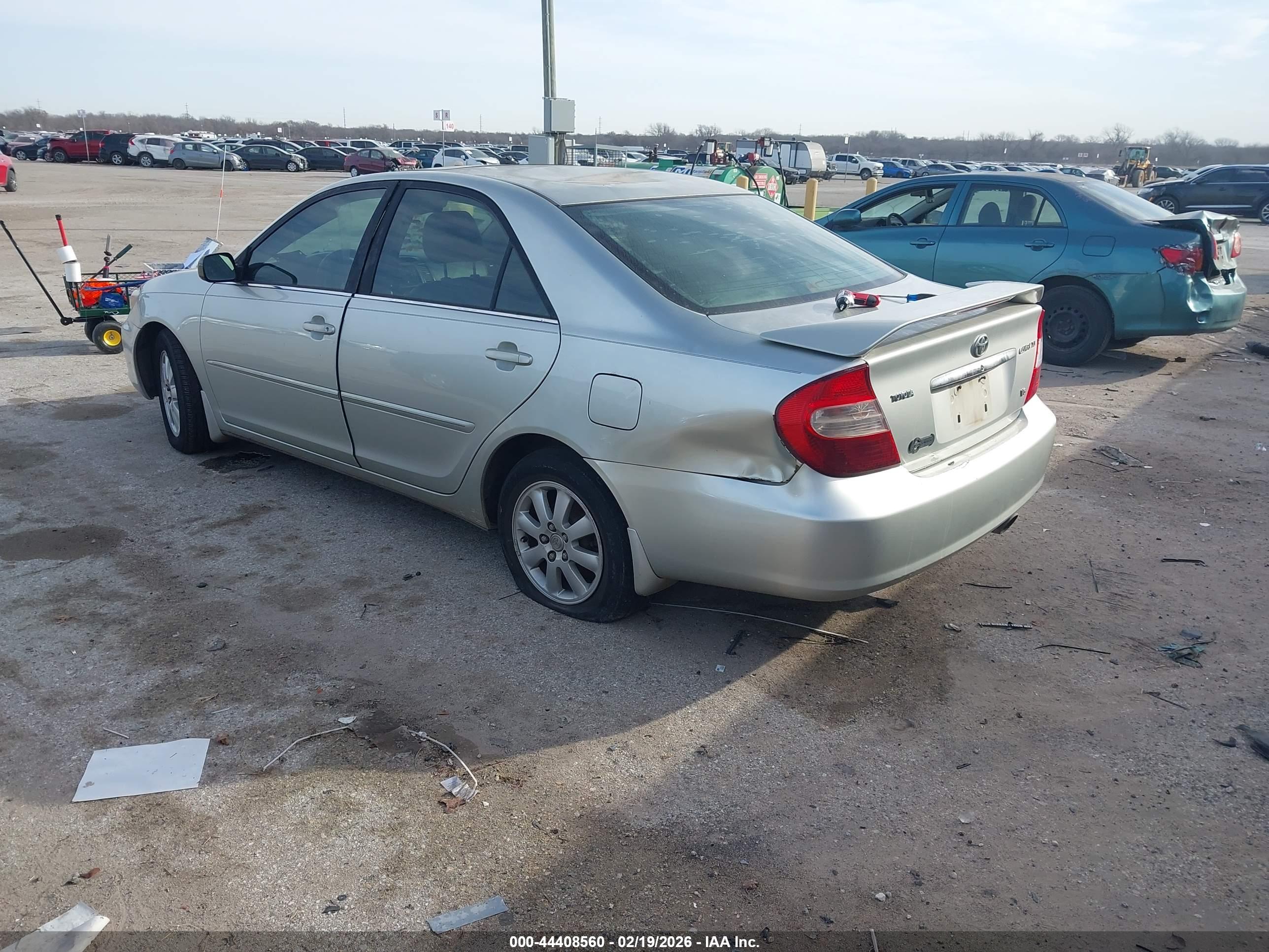 TOYOTA CAMRY image 3