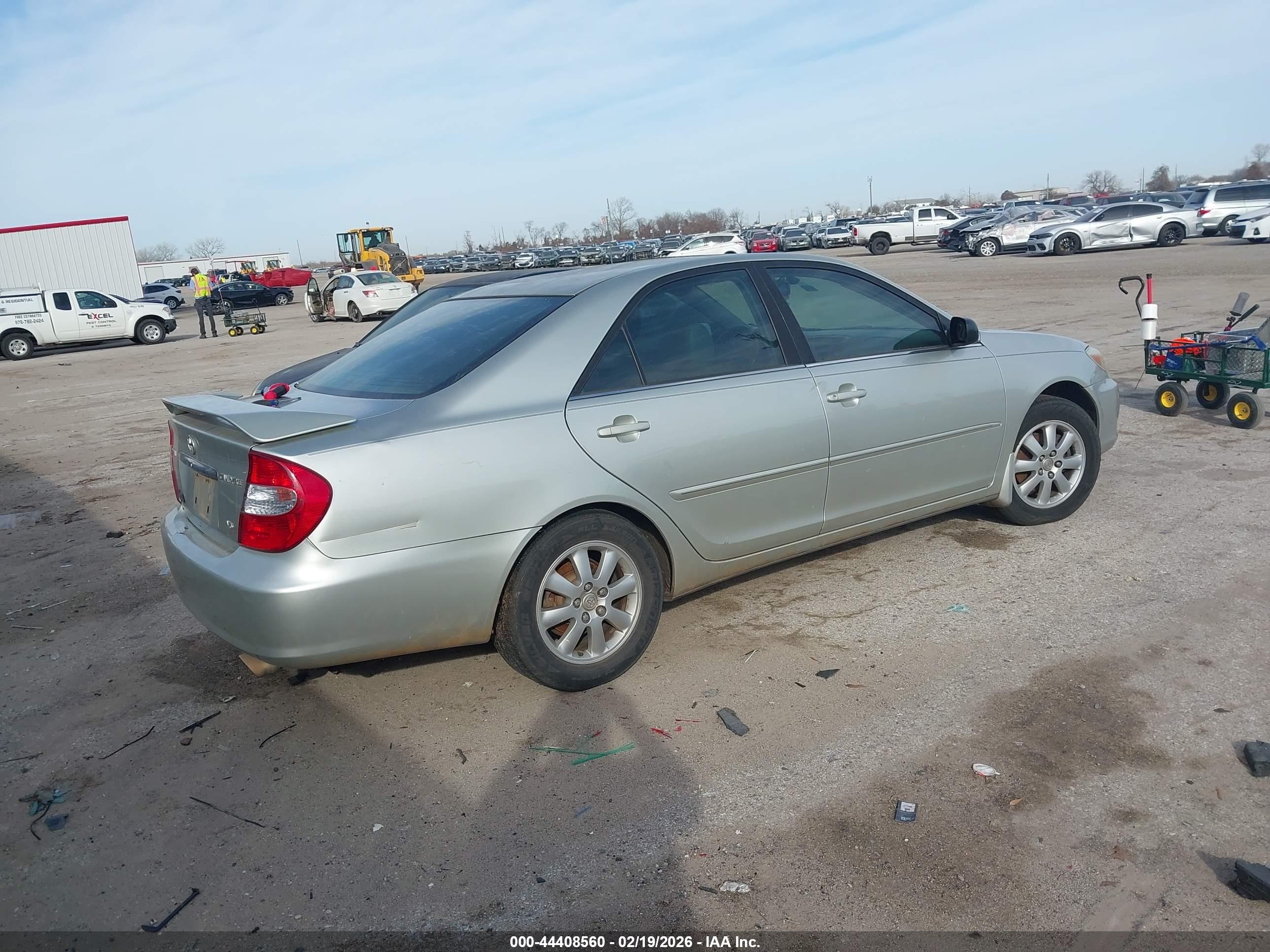 TOYOTA CAMRY image 4