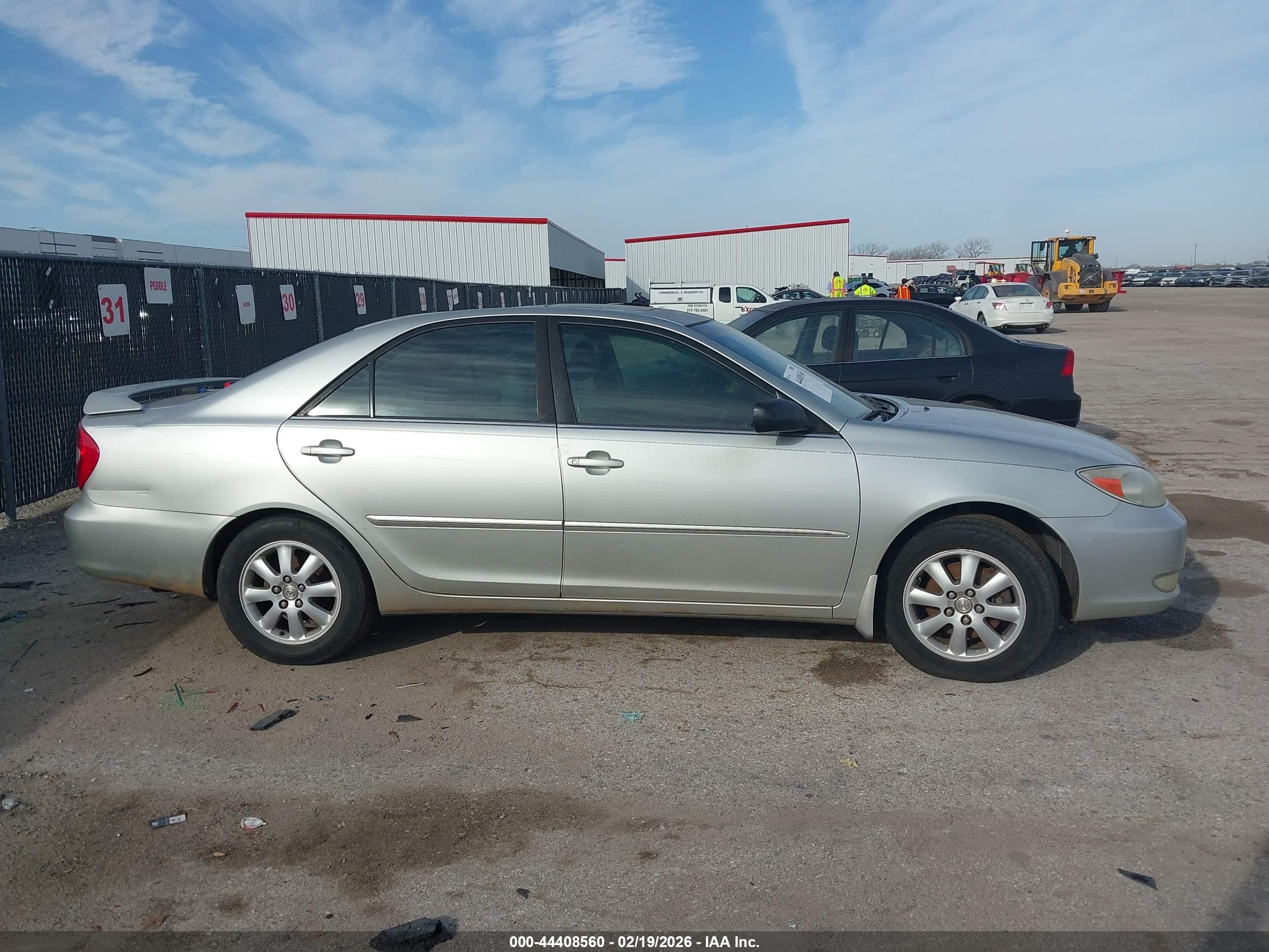 TOYOTA CAMRY image 5