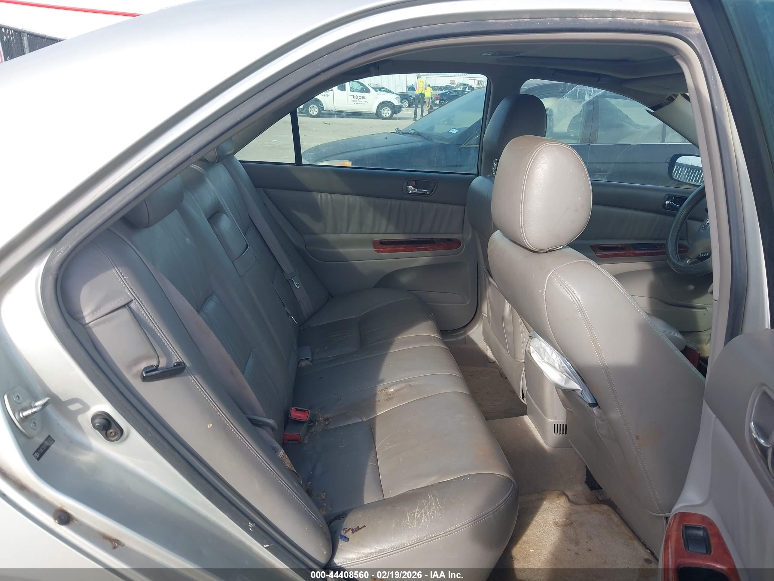 TOYOTA CAMRY image 8