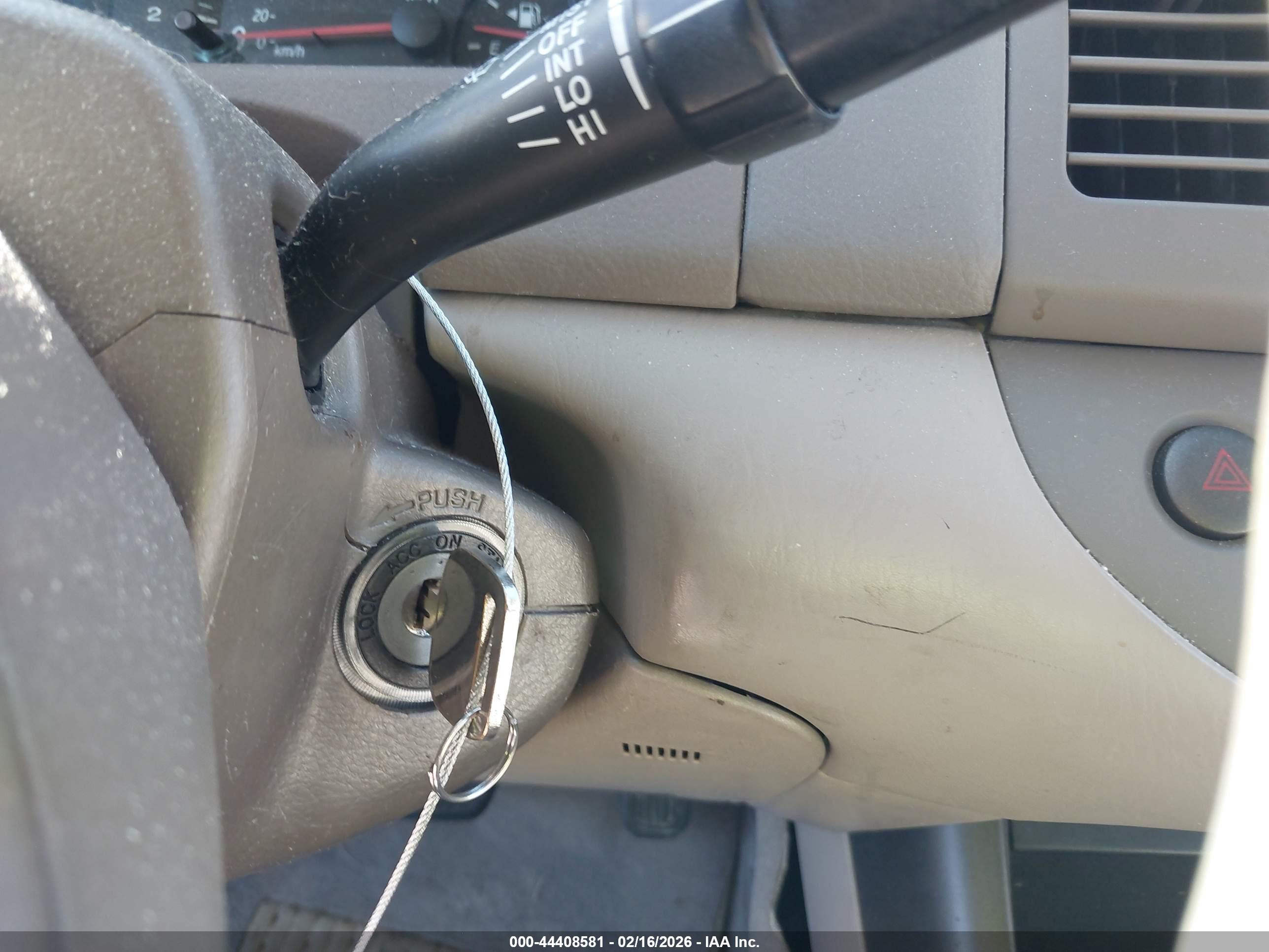 TOYOTA CAMRY image 11