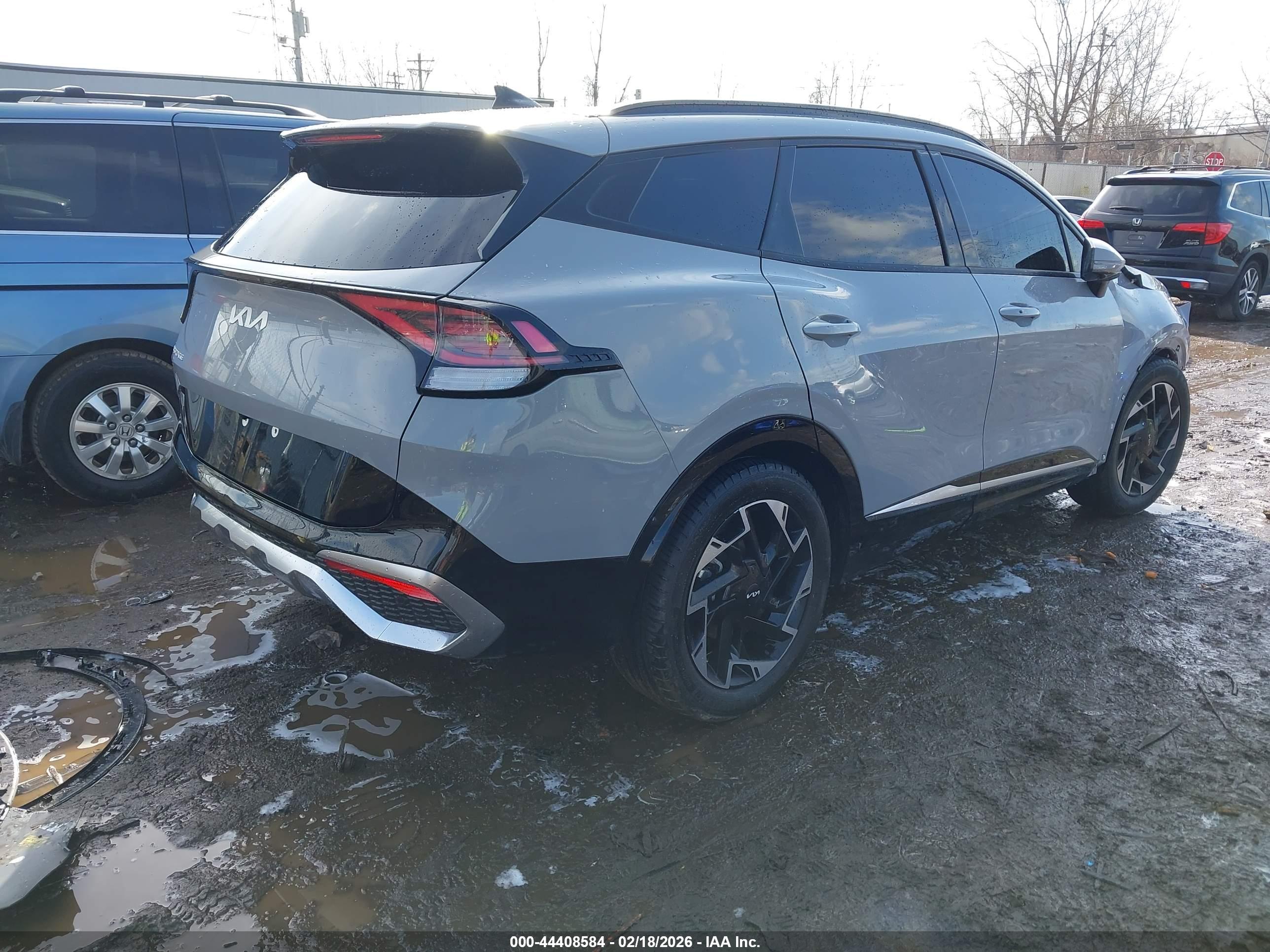 KIA SPORTAGE image 4