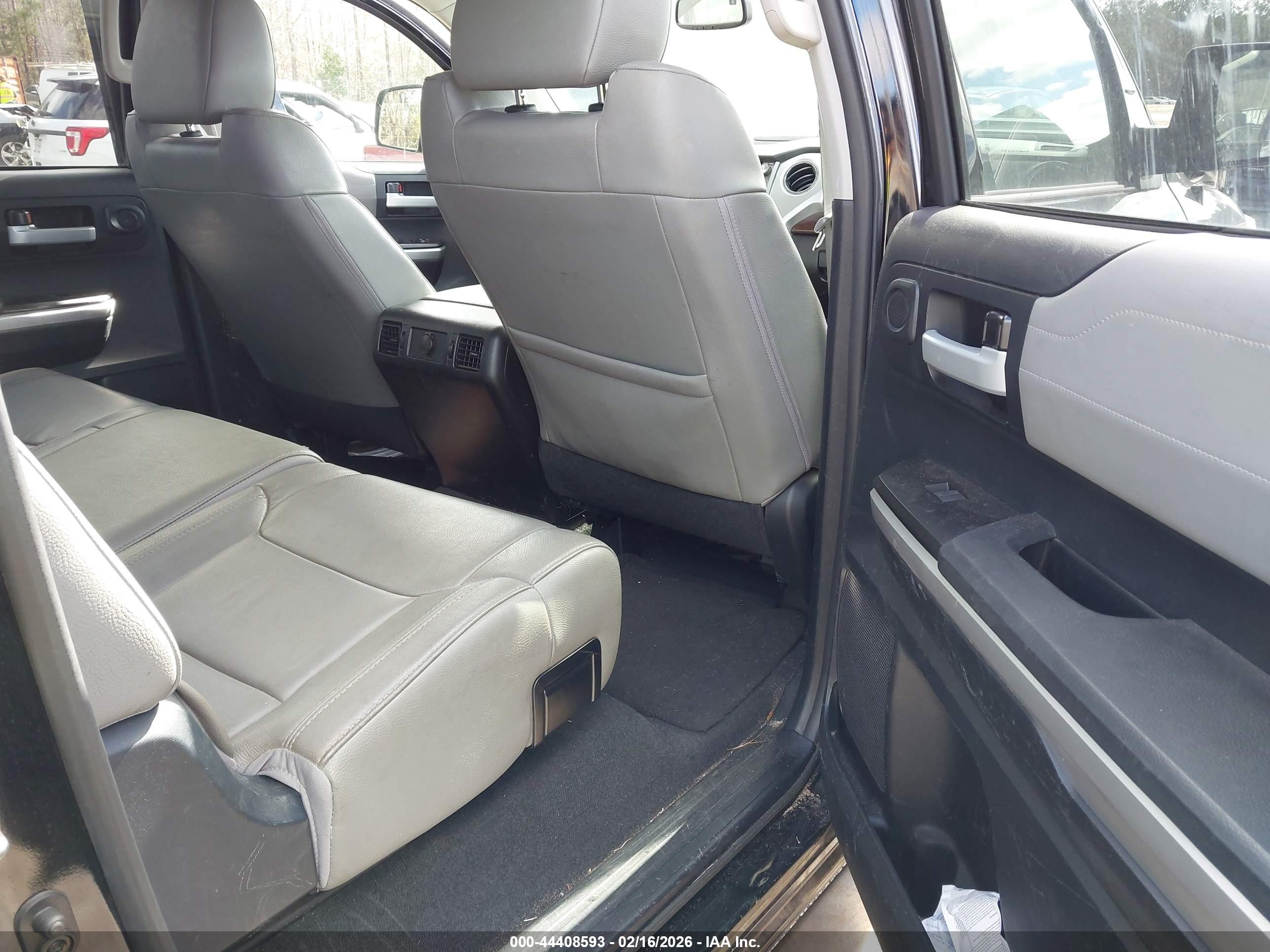 TOYOTA TUNDRA image 8