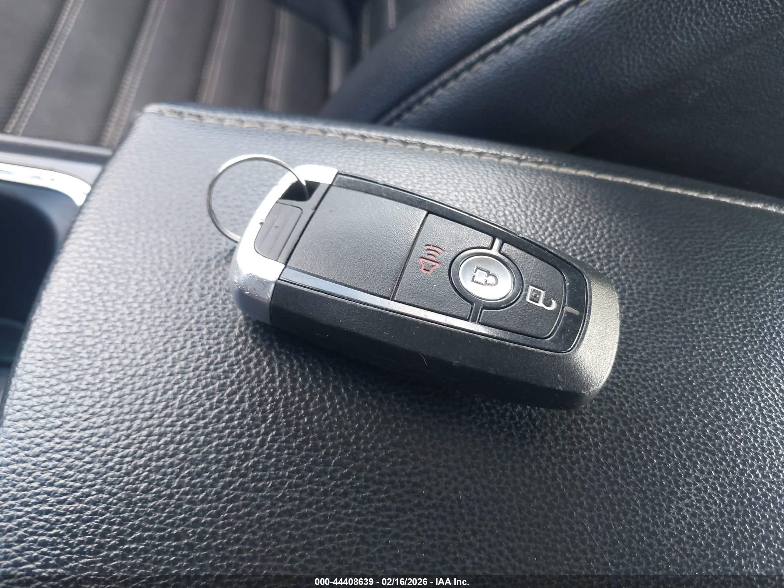 FORD FUSION image 11
